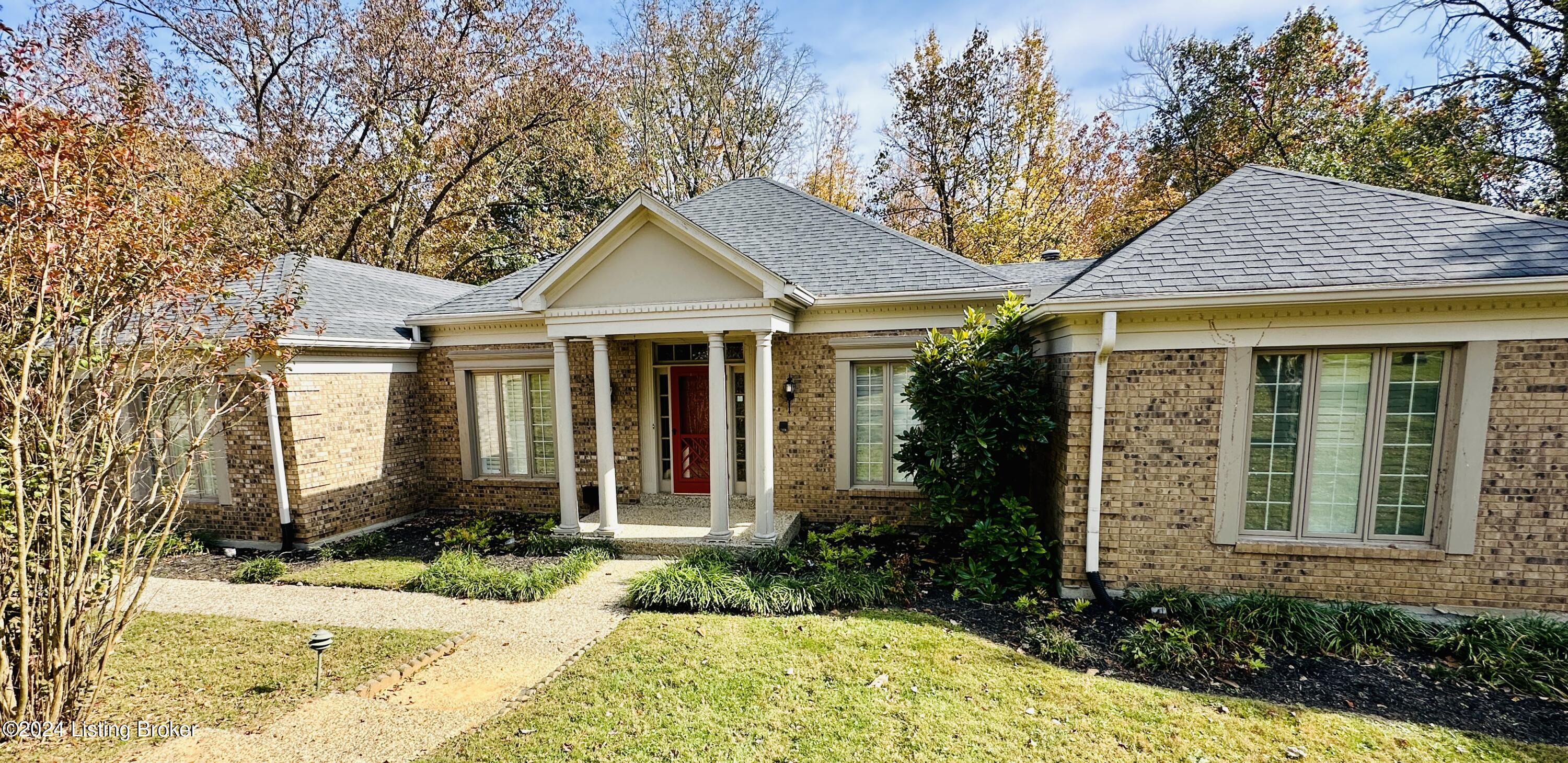 5220 Moccasin Trail