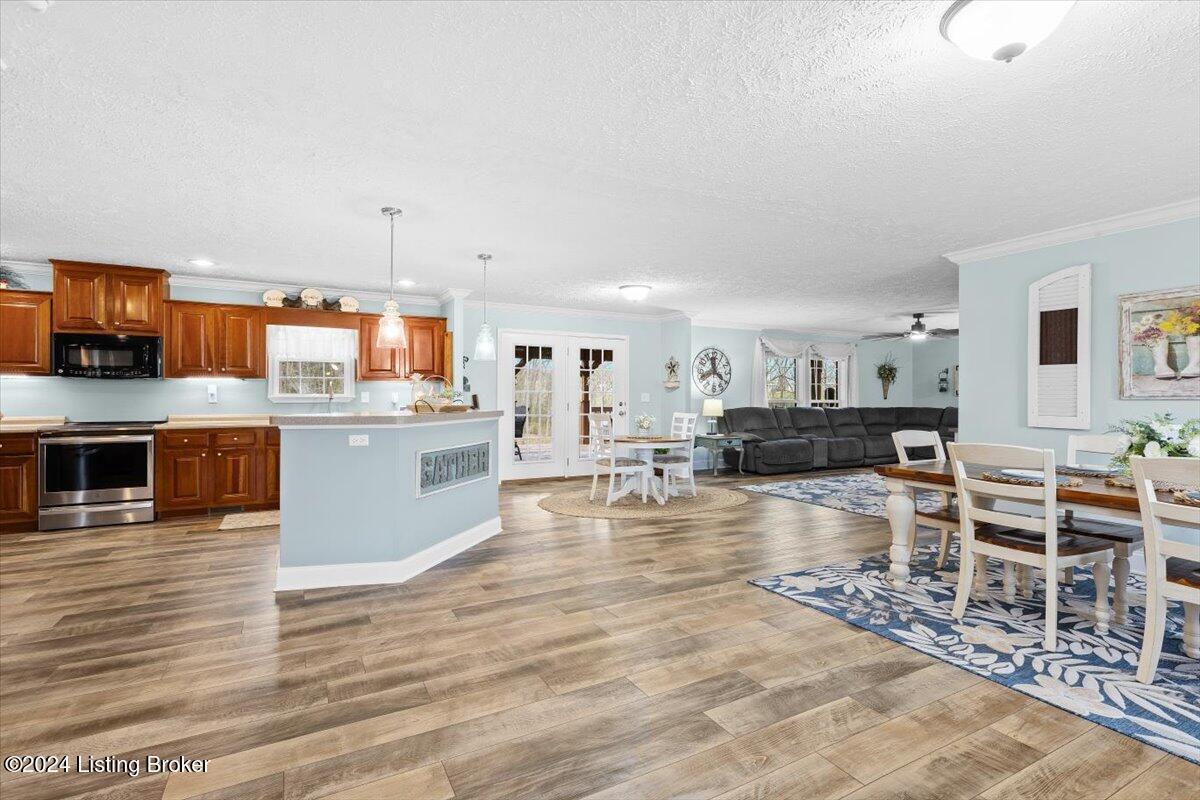 3101 Hillsboro Rd