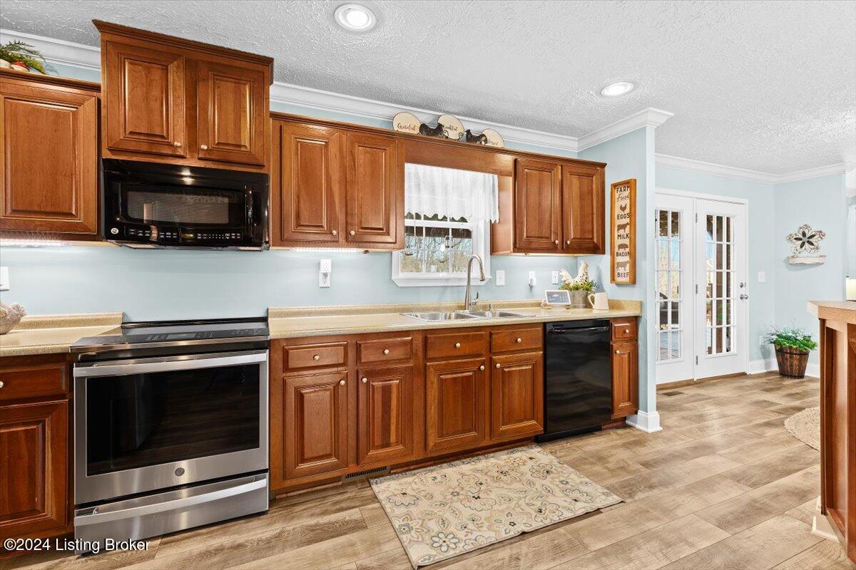3101 Hillsboro Rd