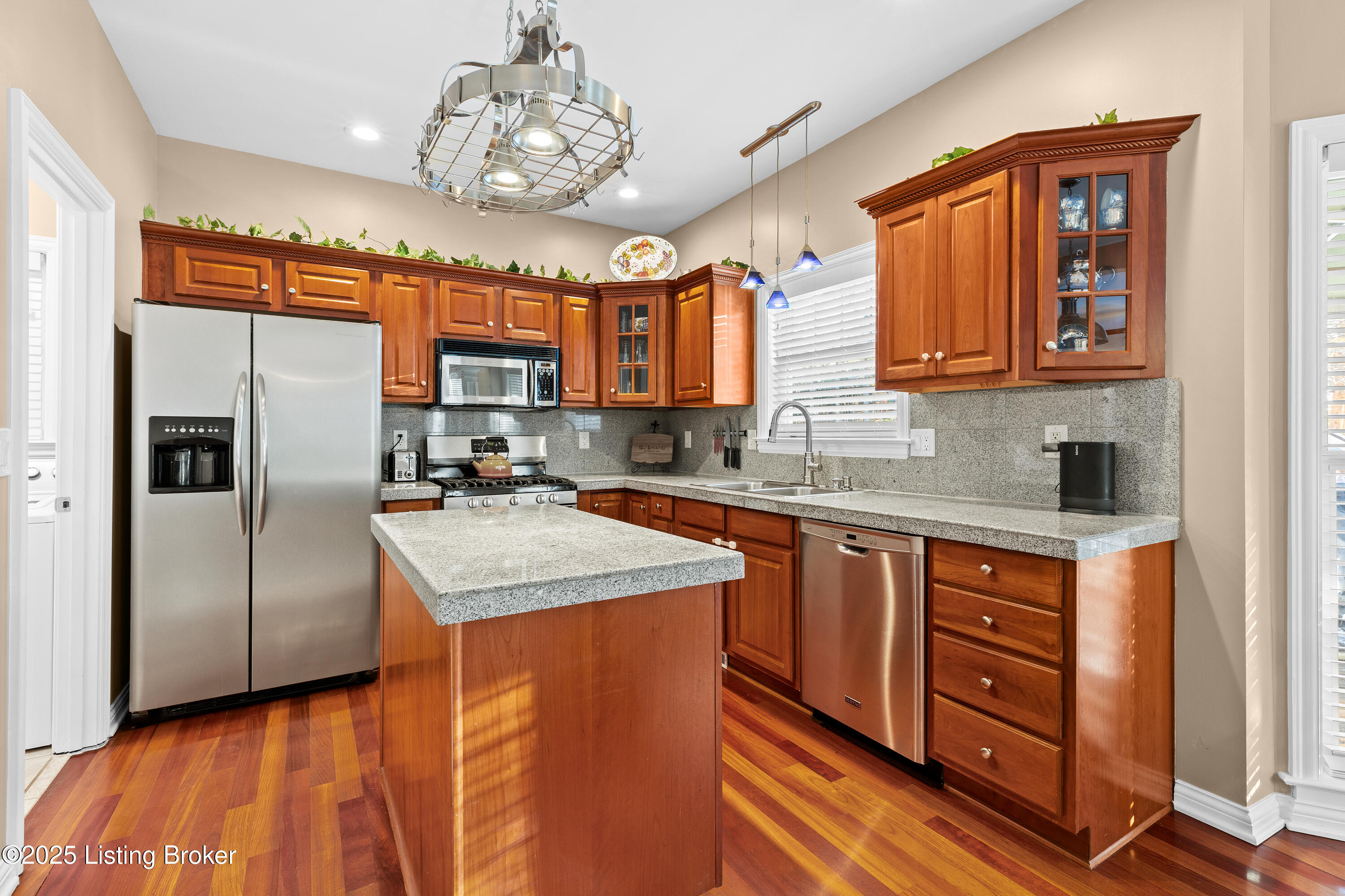 4101 Sunny Crossing Dr