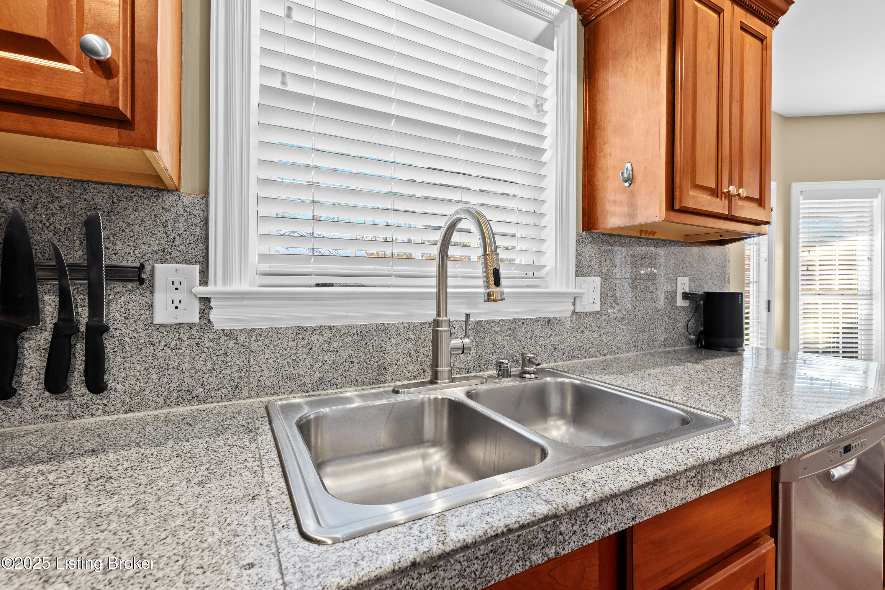4101 Sunny Crossing Dr