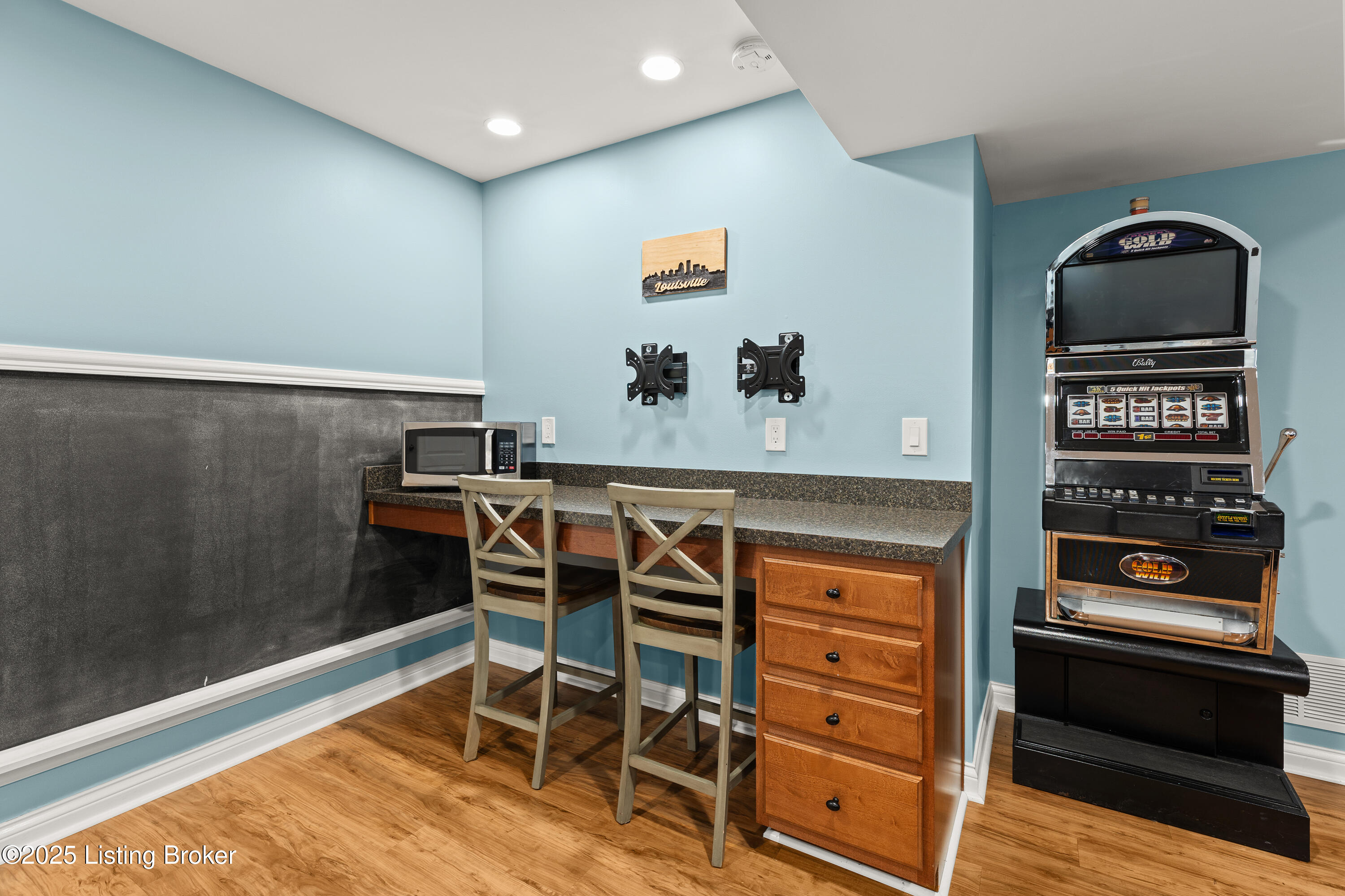 4101 Sunny Crossing Dr