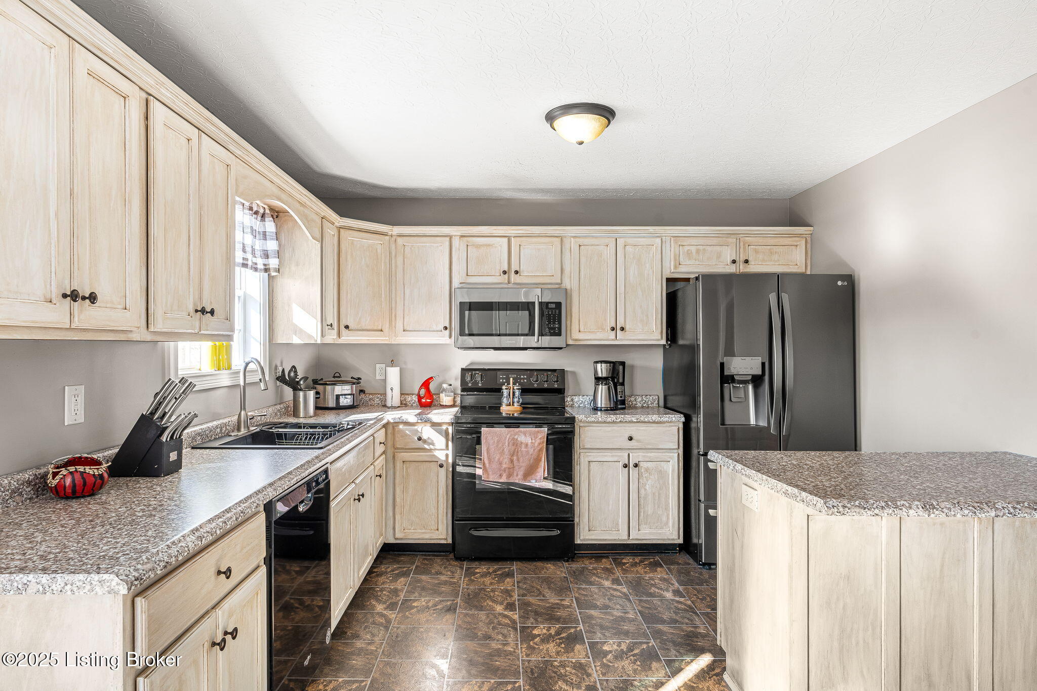 135 Benelli Dr