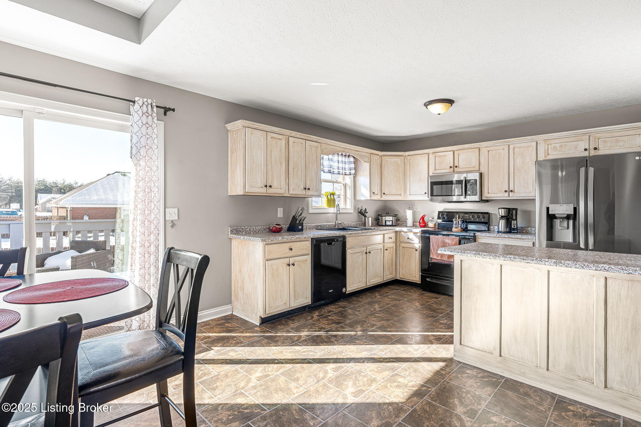 135 Benelli Dr