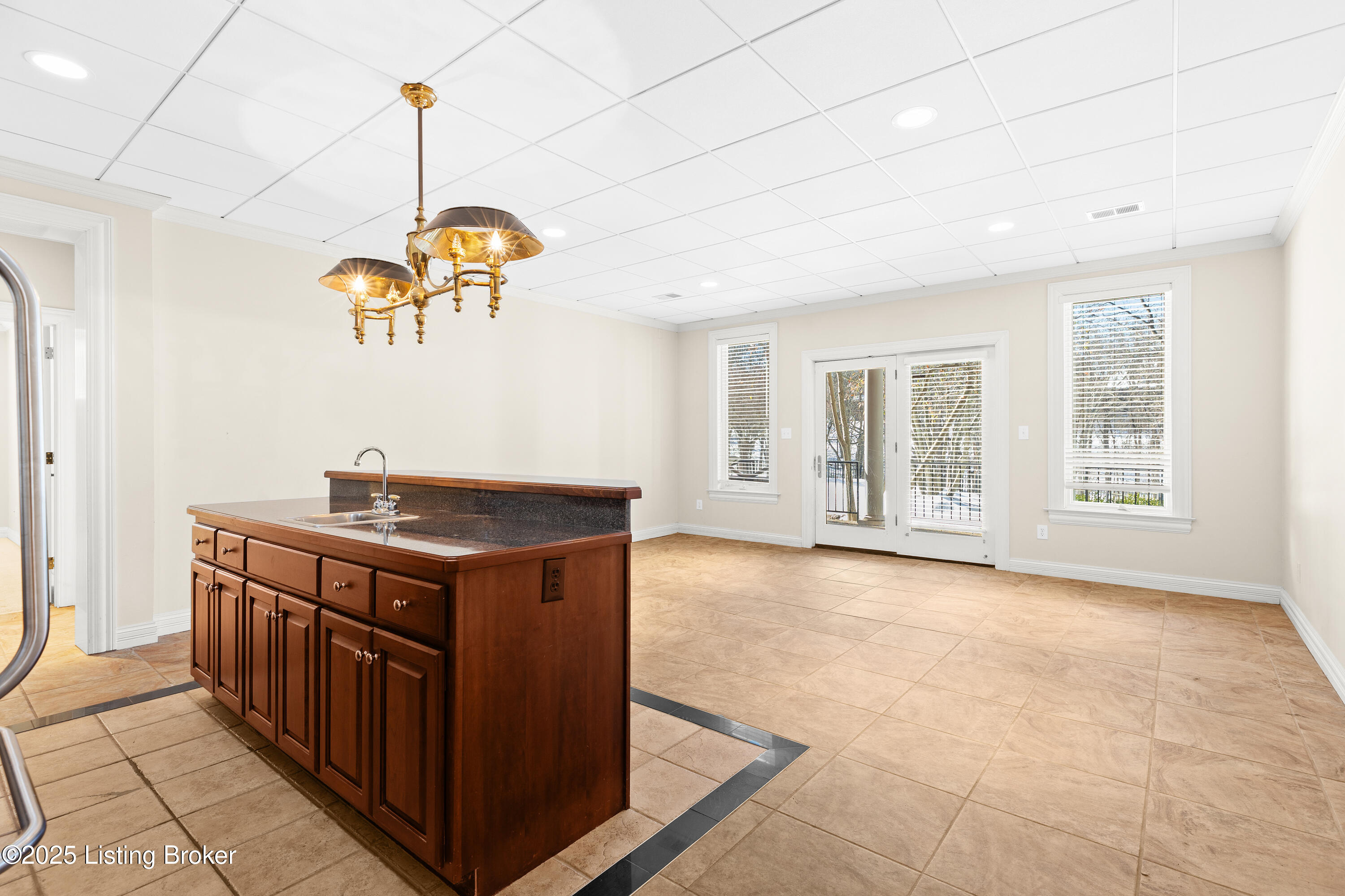 12030 Hunting Crest Dr
