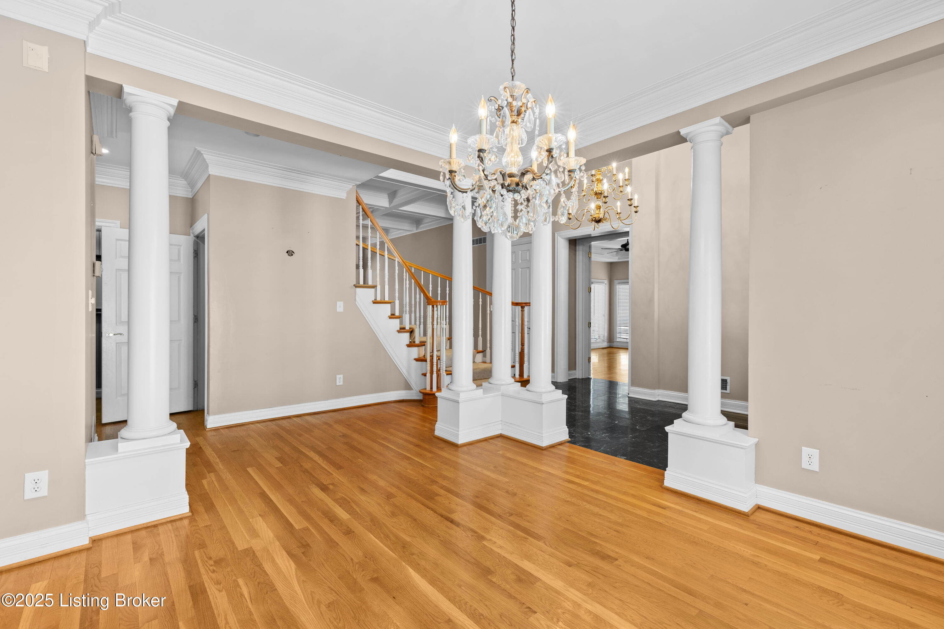 12030 Hunting Crest Dr