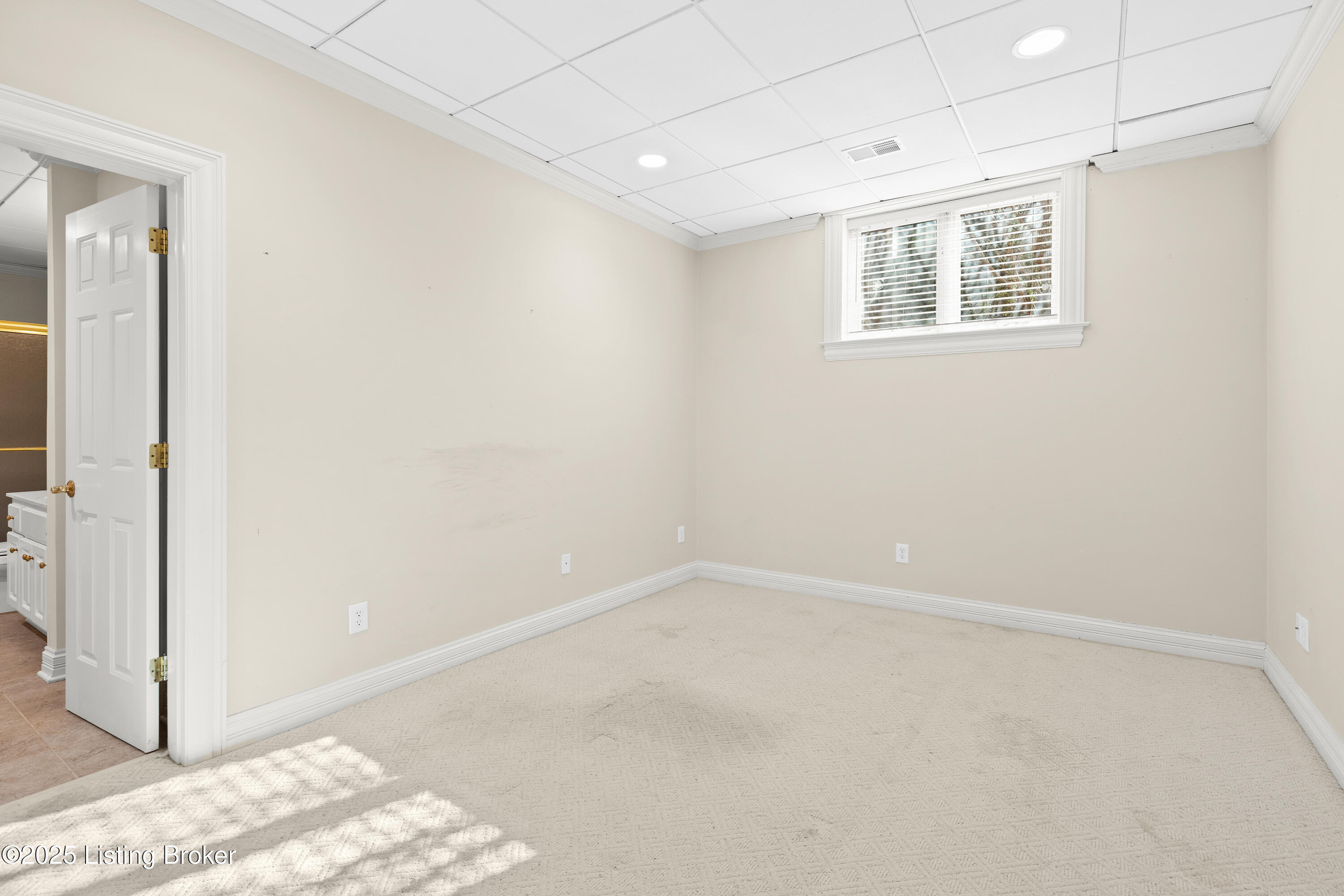 12030 Hunting Crest Dr