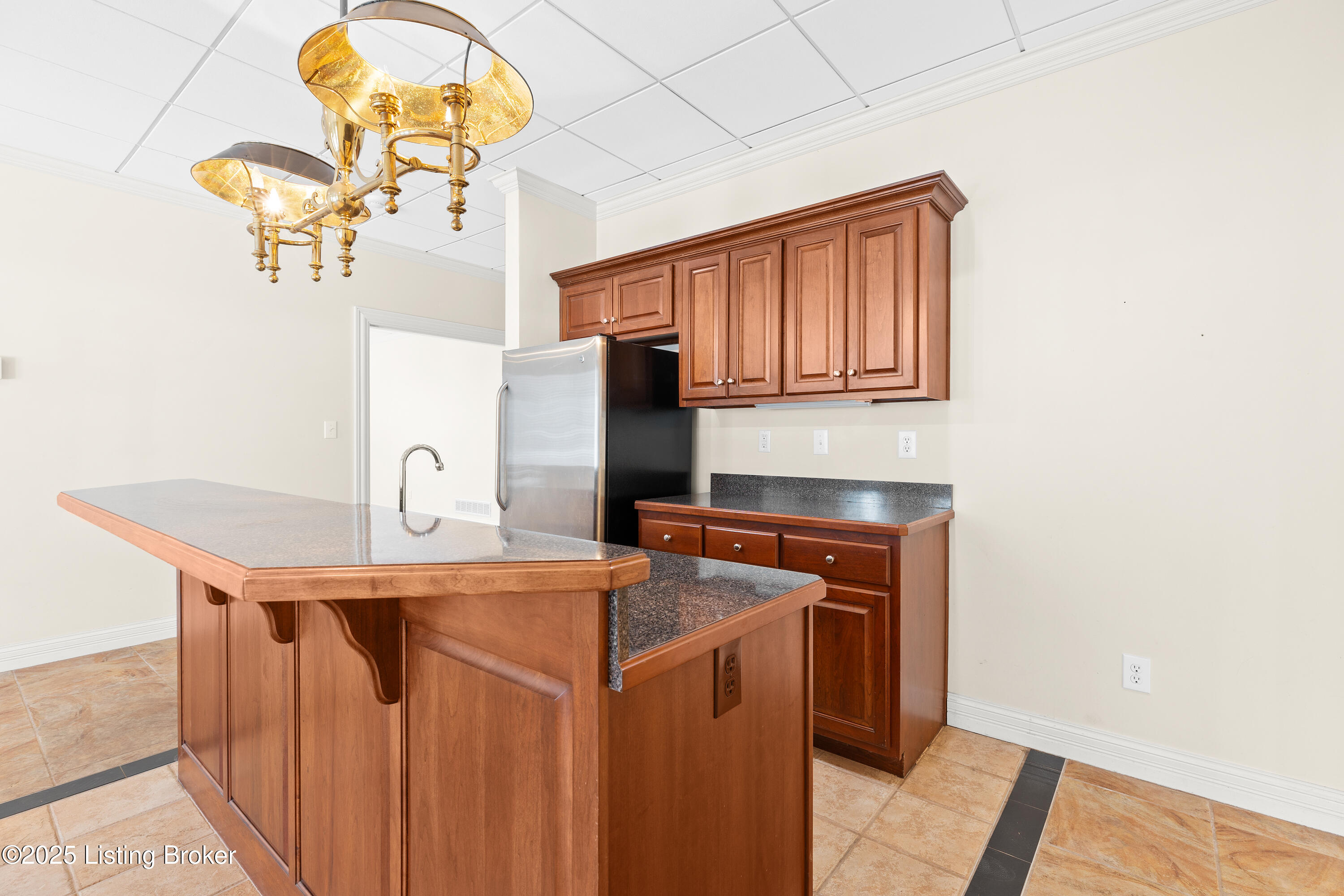 12030 Hunting Crest Dr