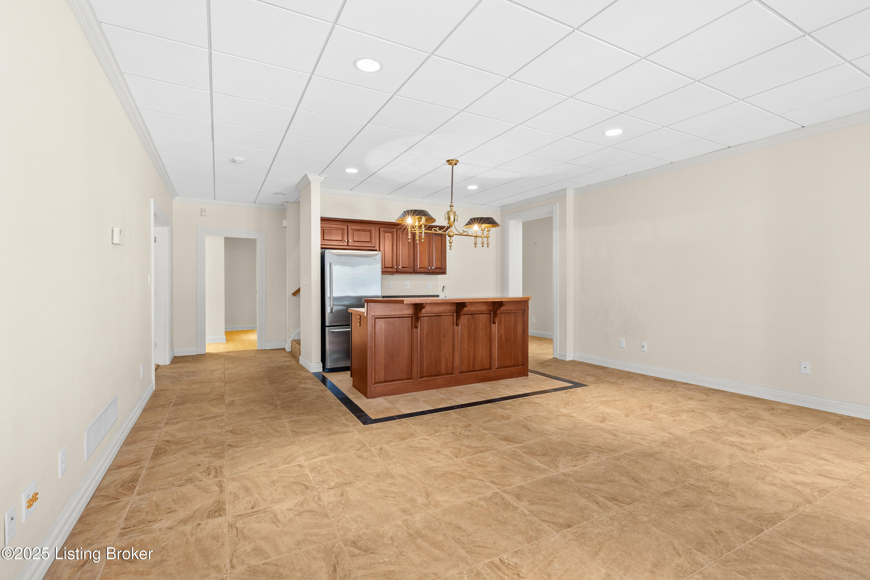 12030 Hunting Crest Dr