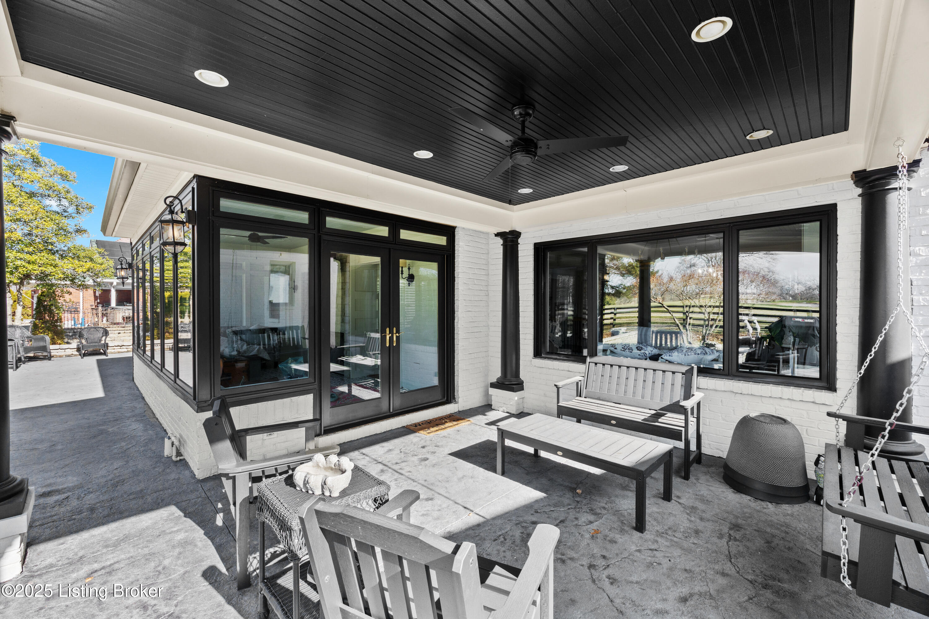 6014 Regal Springs Dr
