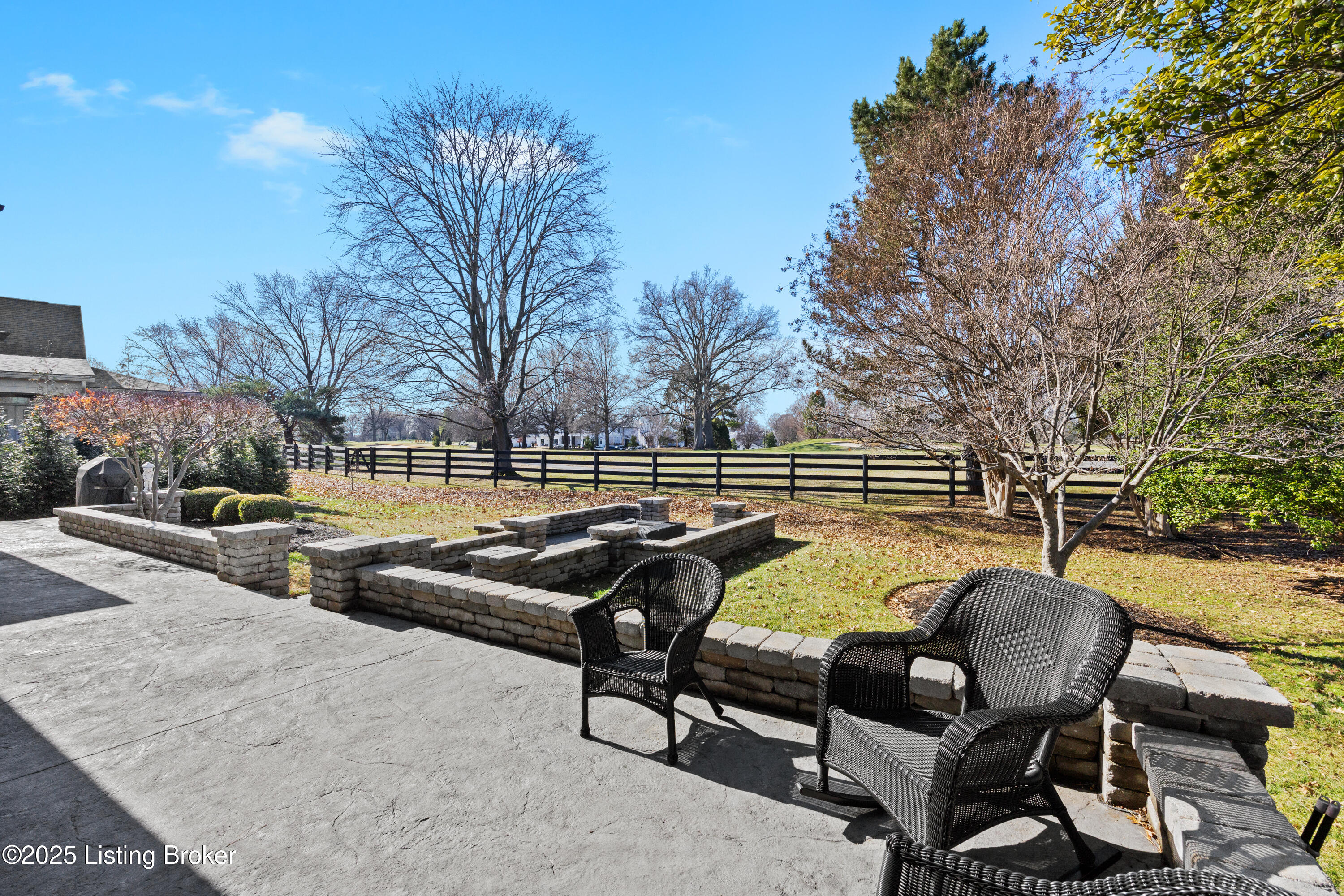6014 Regal Springs Dr