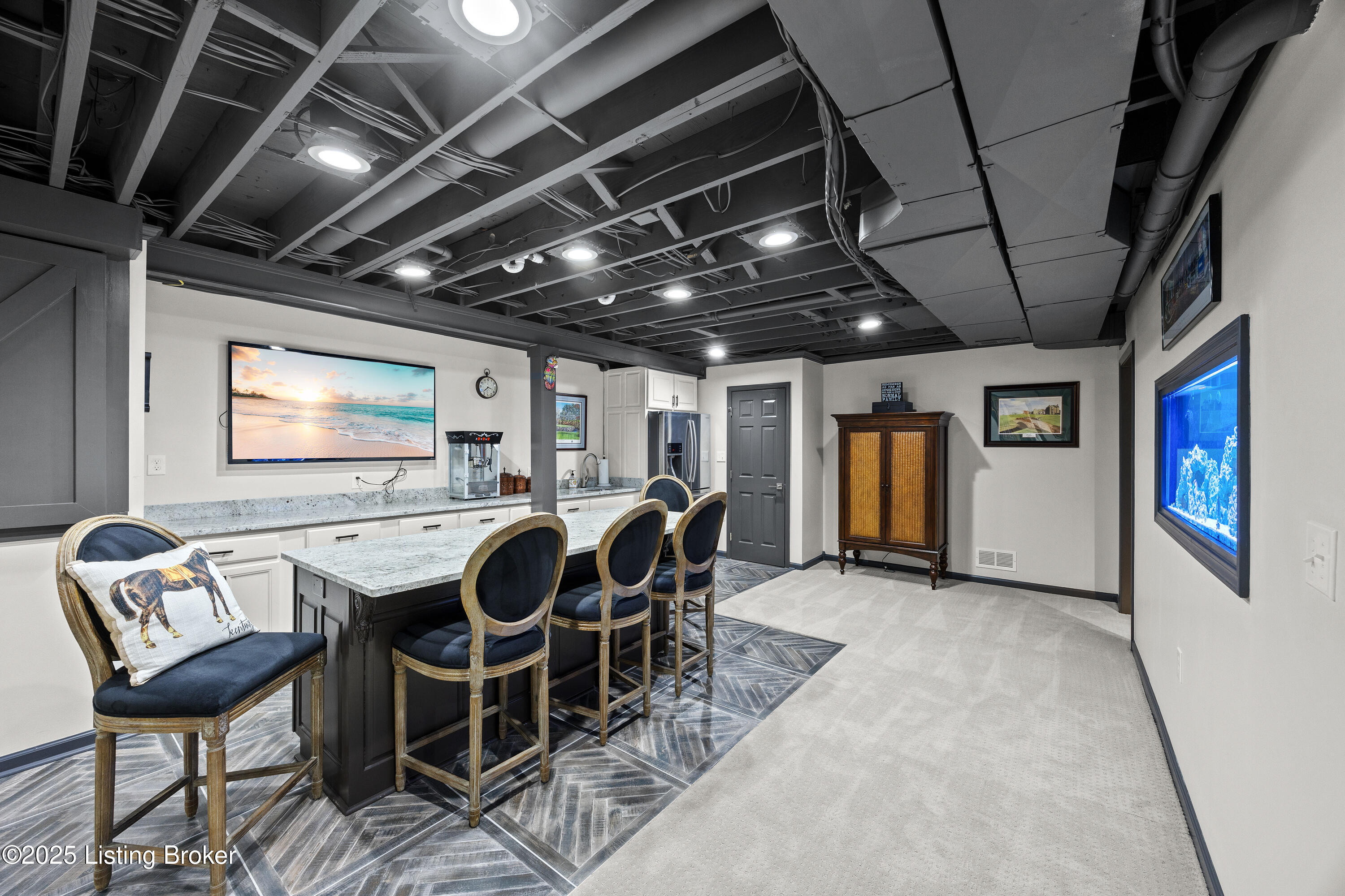 6014 Regal Springs Dr