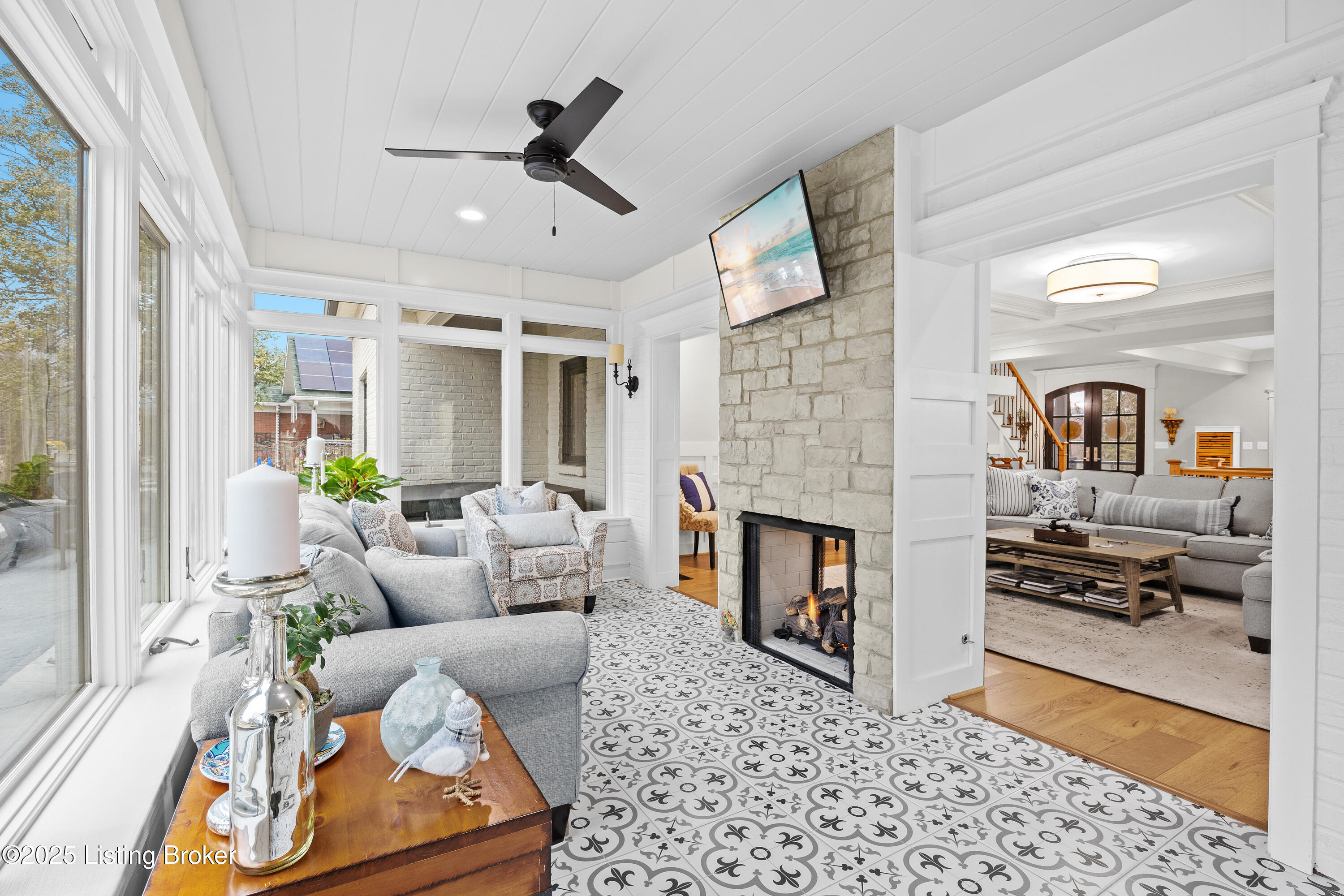 6014 Regal Springs Dr