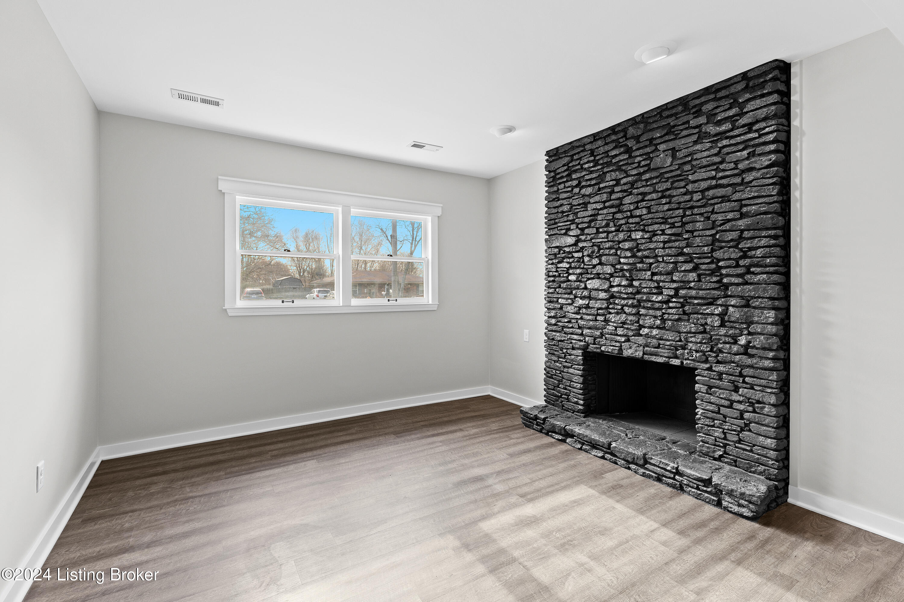 252 Elaine Way