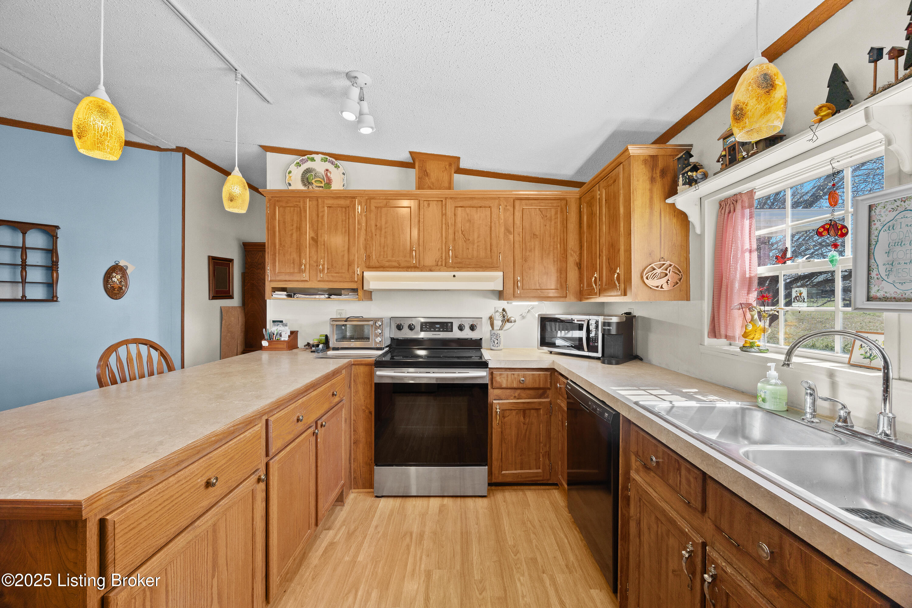1194 Morton Ridge Rd