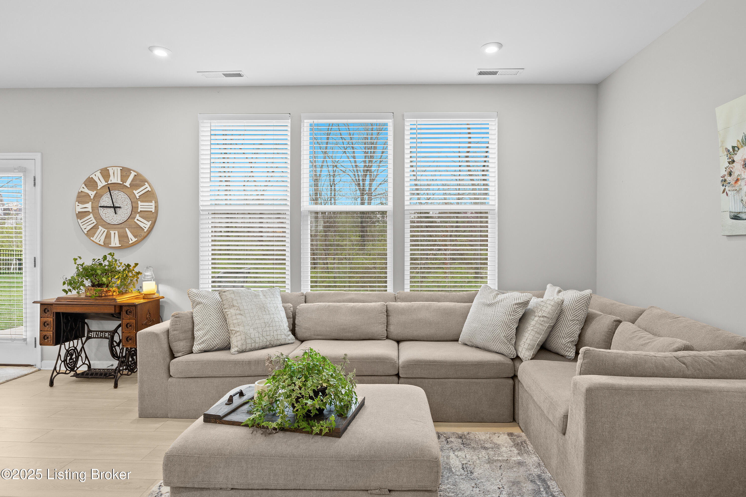 3942 Creek Meadow Dr