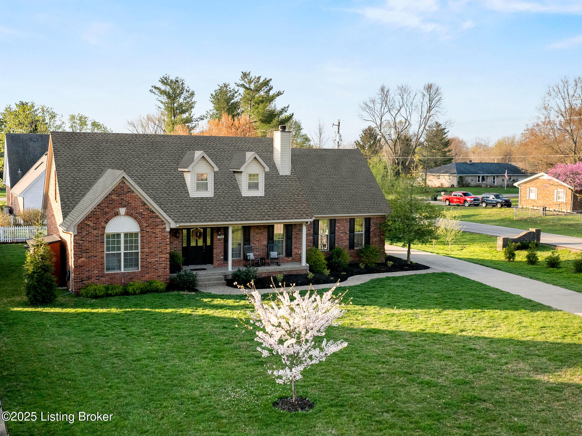 113 Stoneledge Dr