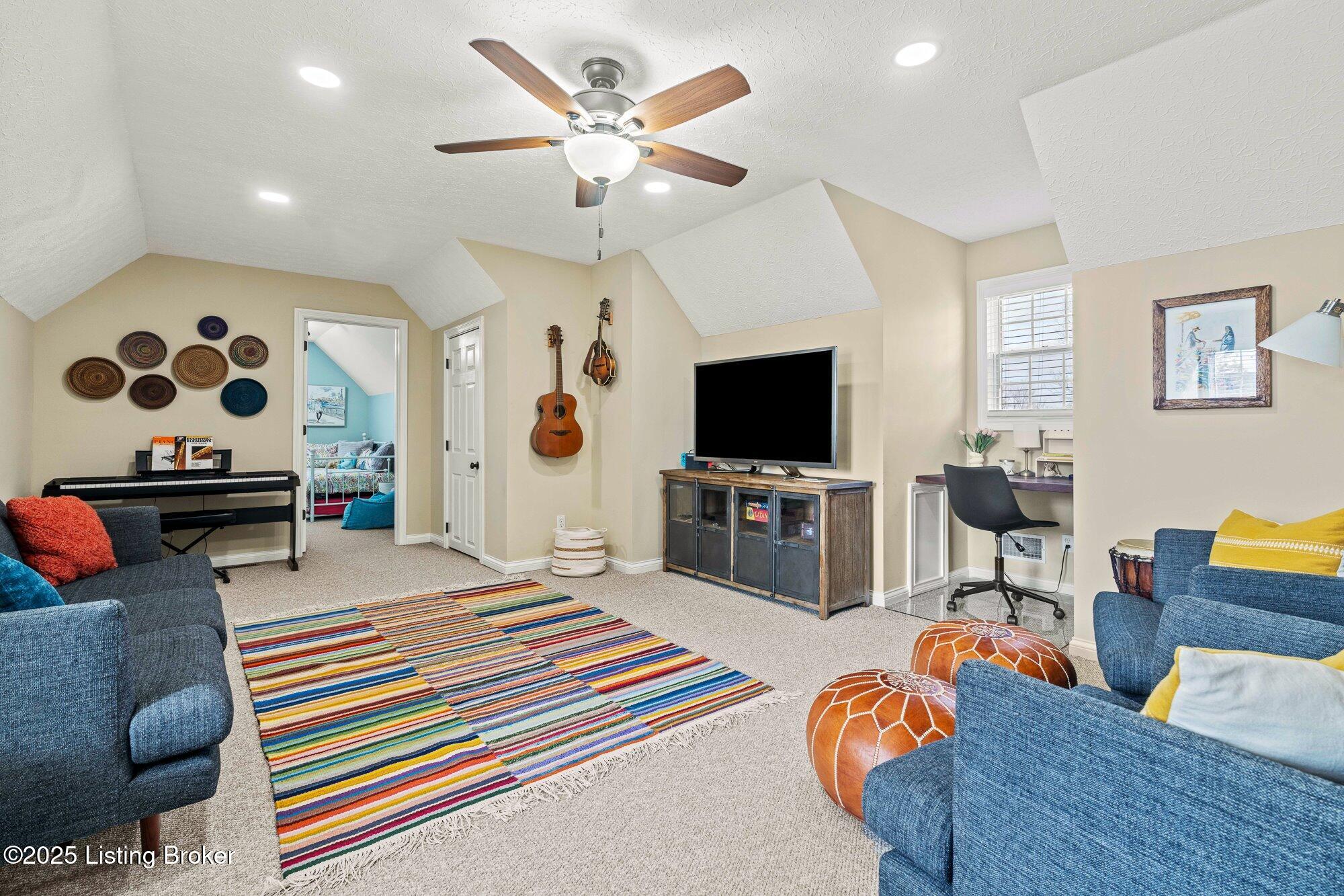 113 Stoneledge Dr