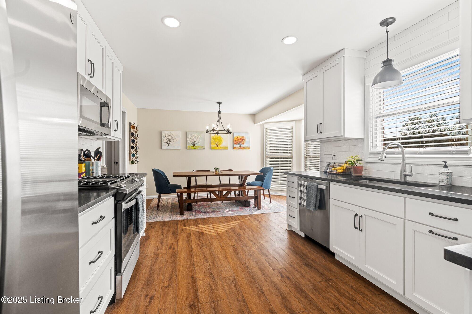 113 Stoneledge Dr