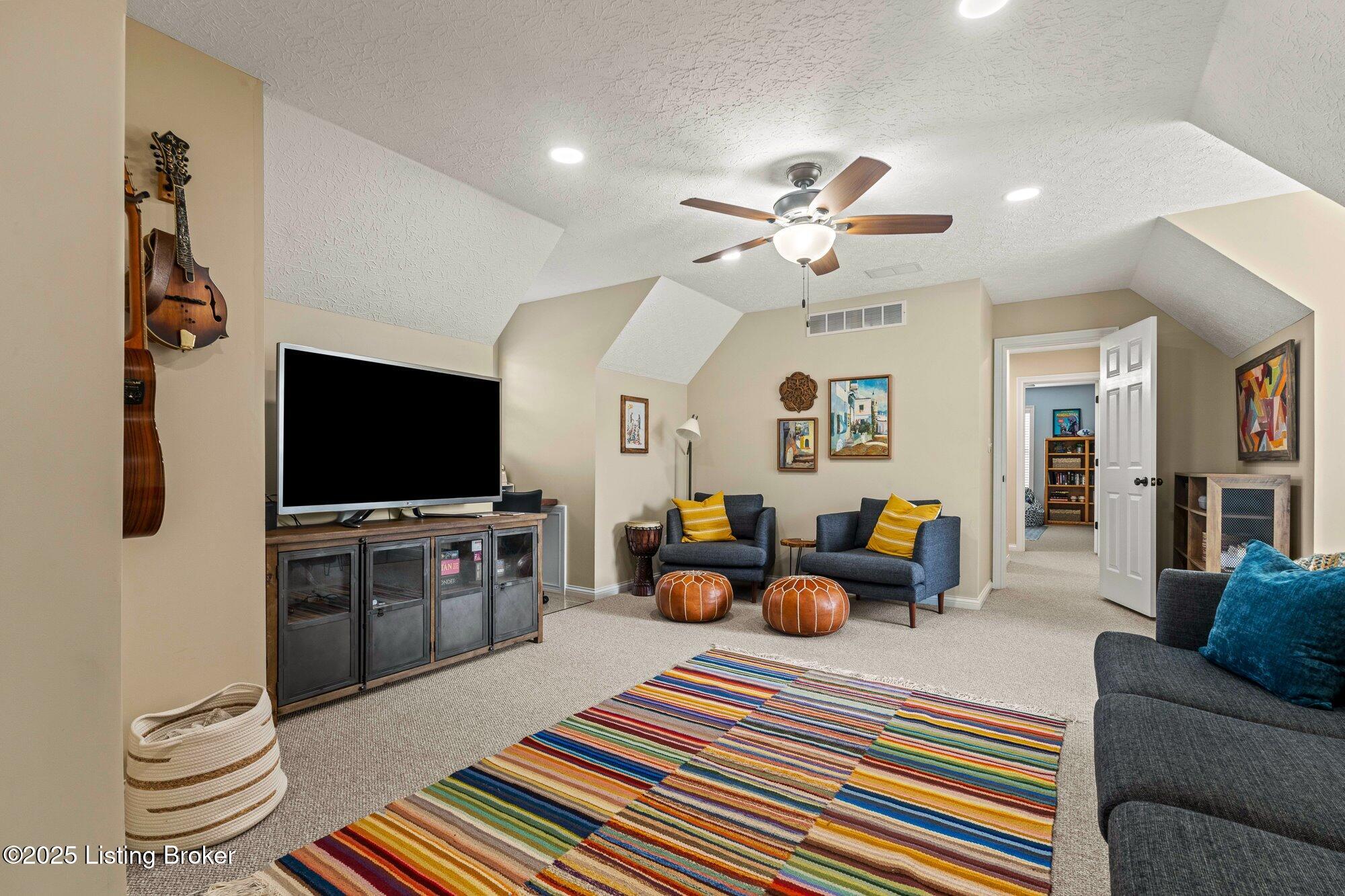 113 Stoneledge Dr