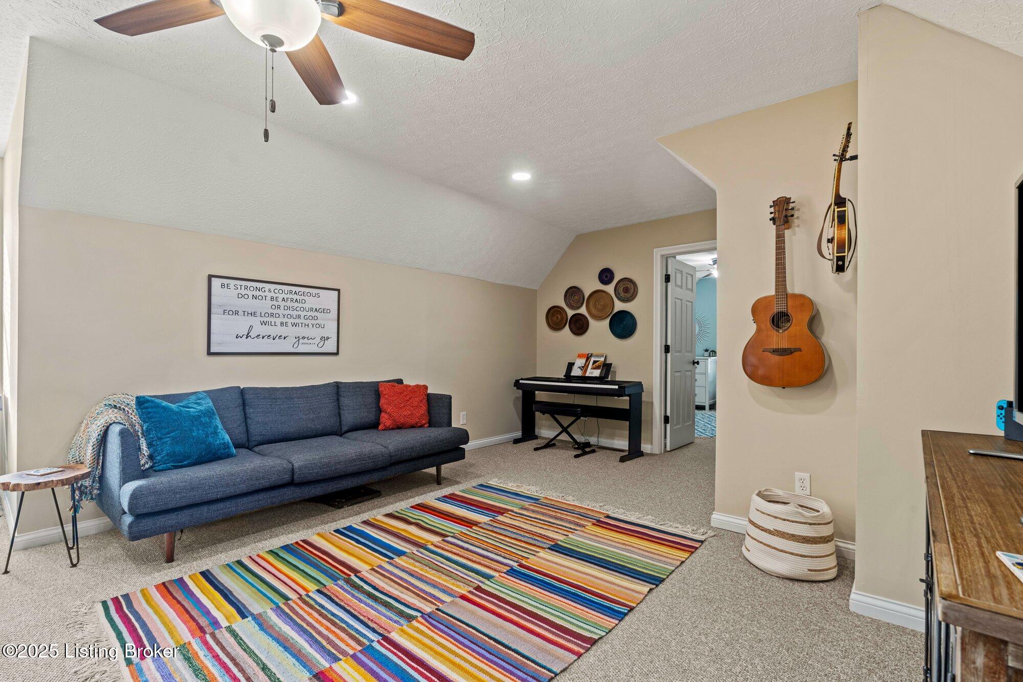 113 Stoneledge Dr