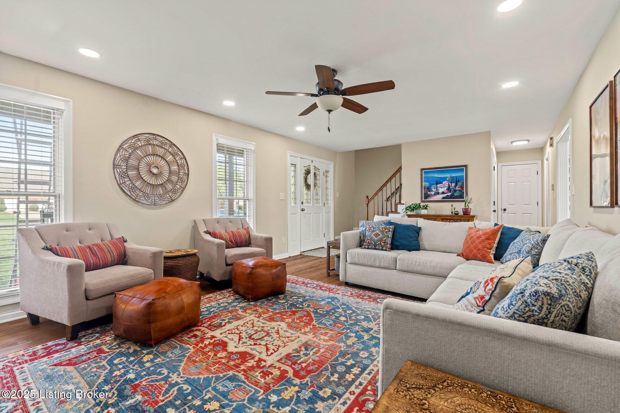113 Stoneledge Dr