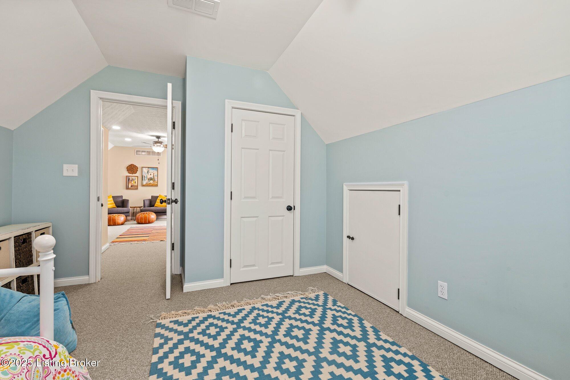 113 Stoneledge Dr