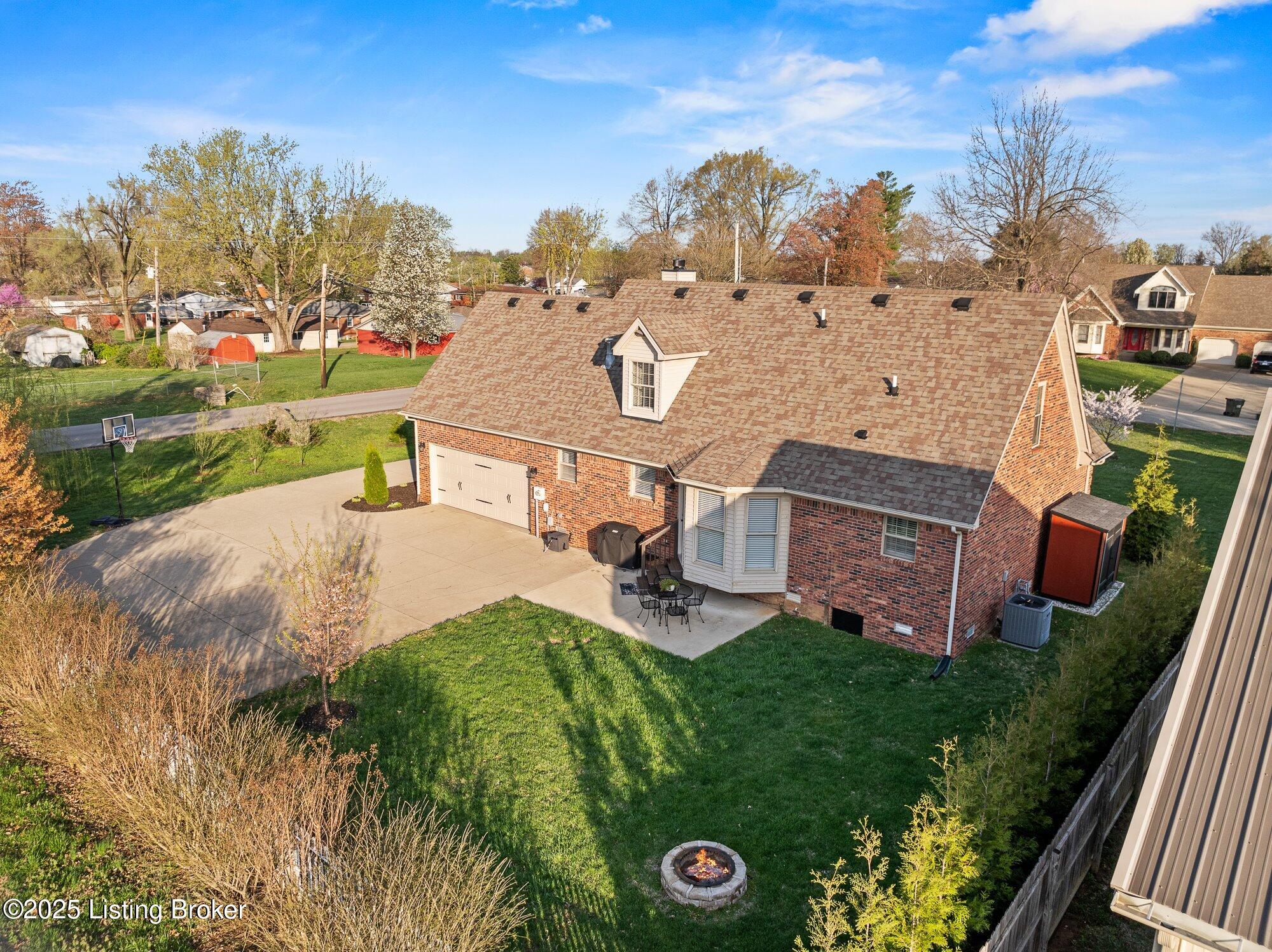 113 Stoneledge Dr