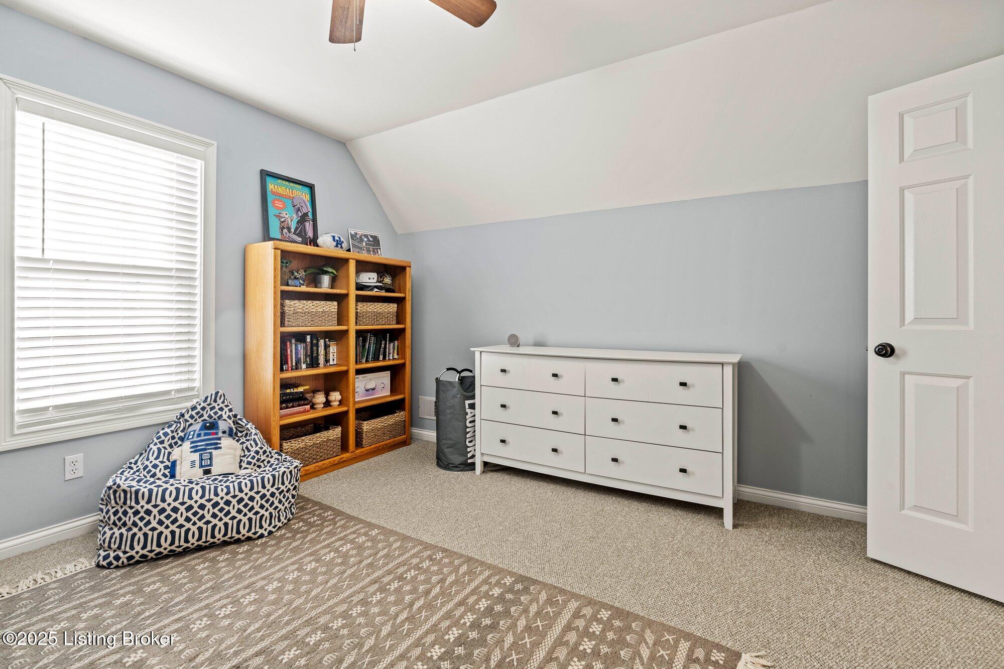113 Stoneledge Dr