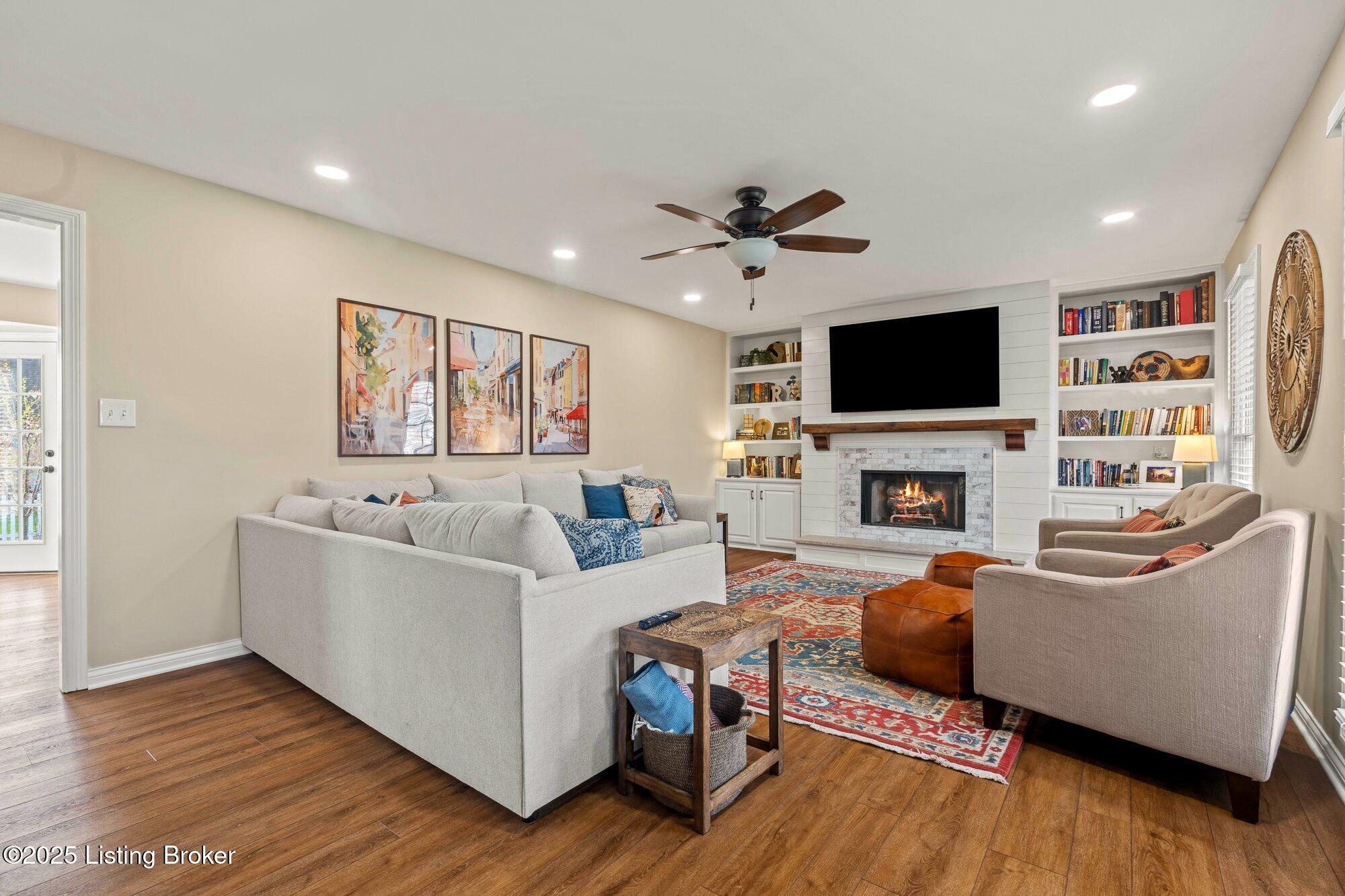 113 Stoneledge Dr