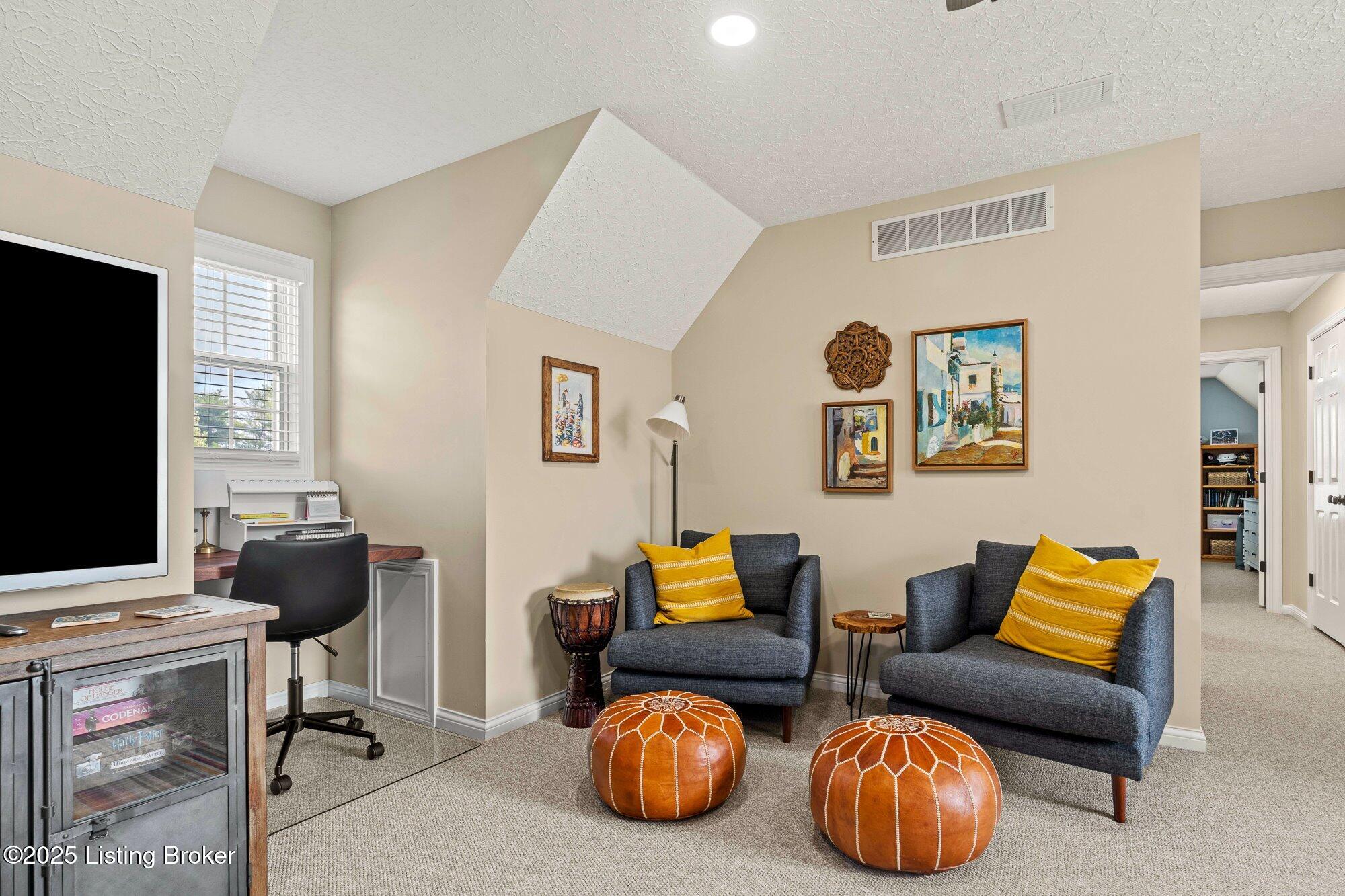 113 Stoneledge Dr