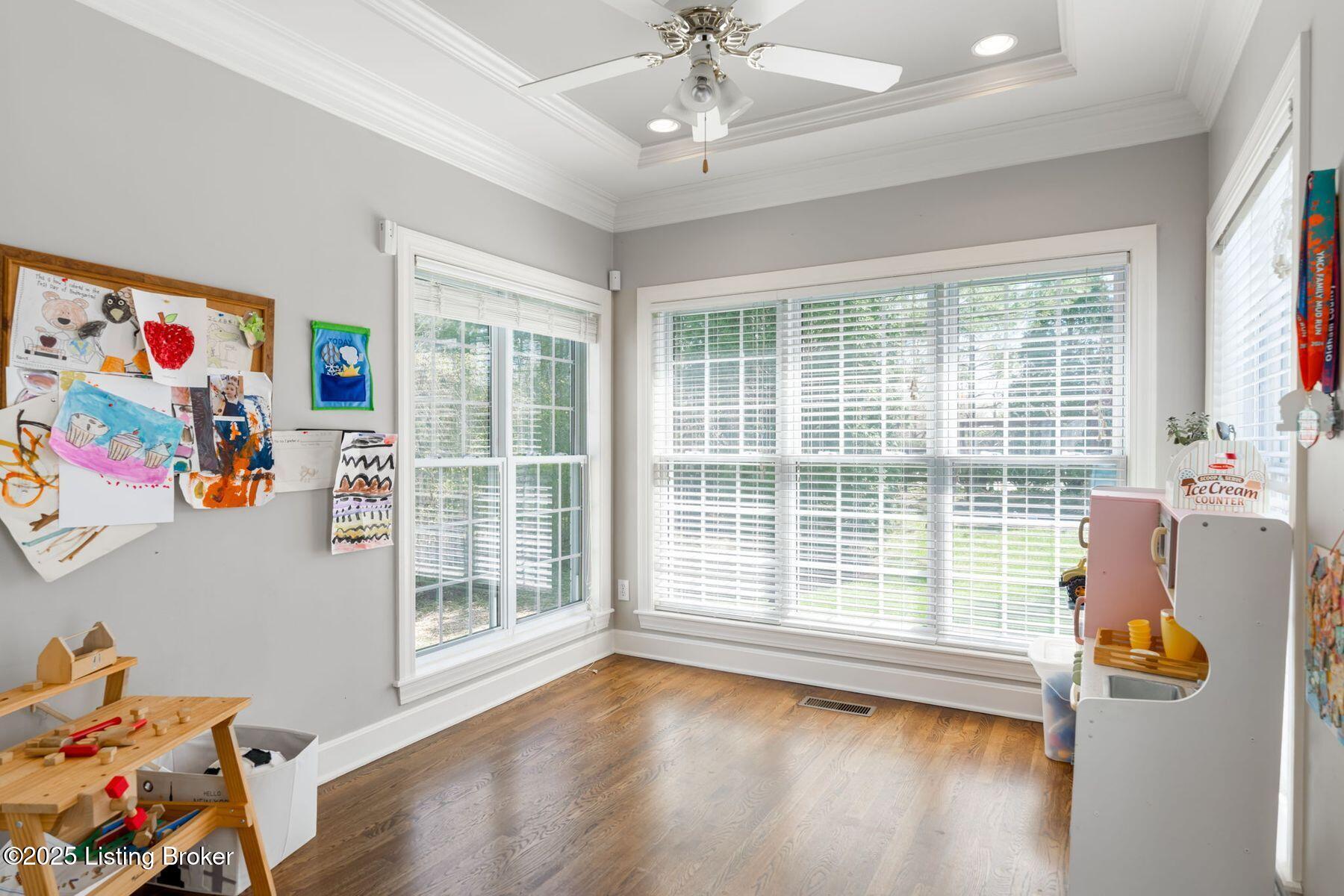 3025 Albrecht Dr