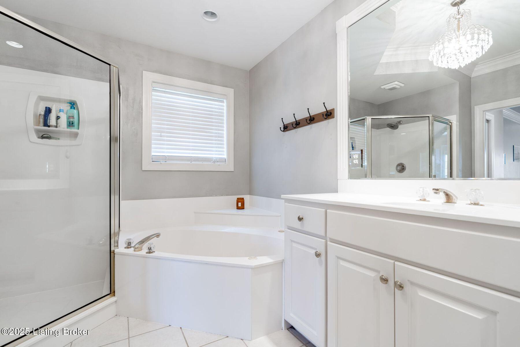 3025 Albrecht Dr