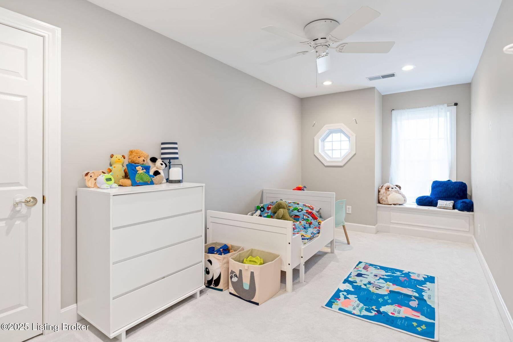 3025 Albrecht Dr