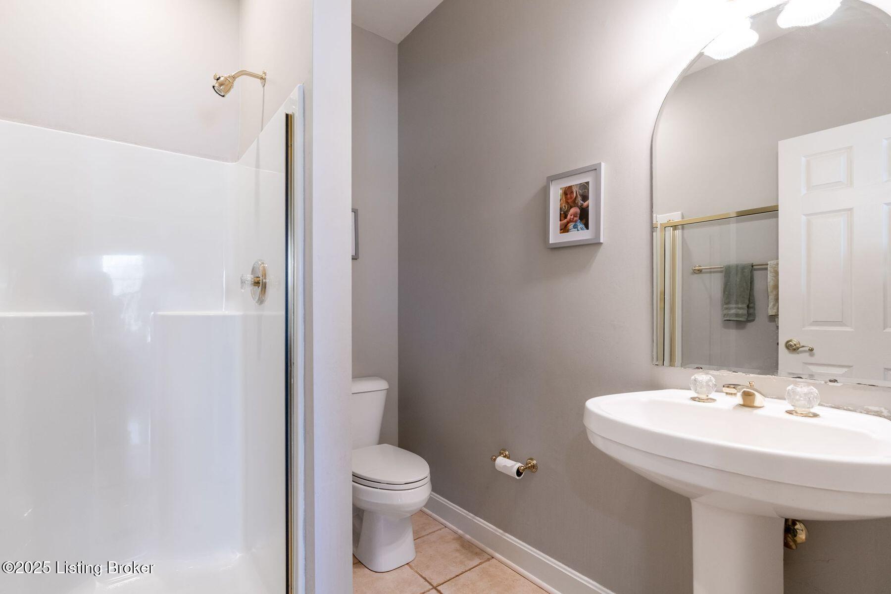 3025 Albrecht Dr