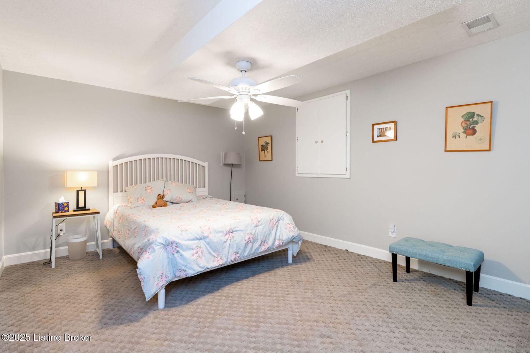 3025 Albrecht Dr