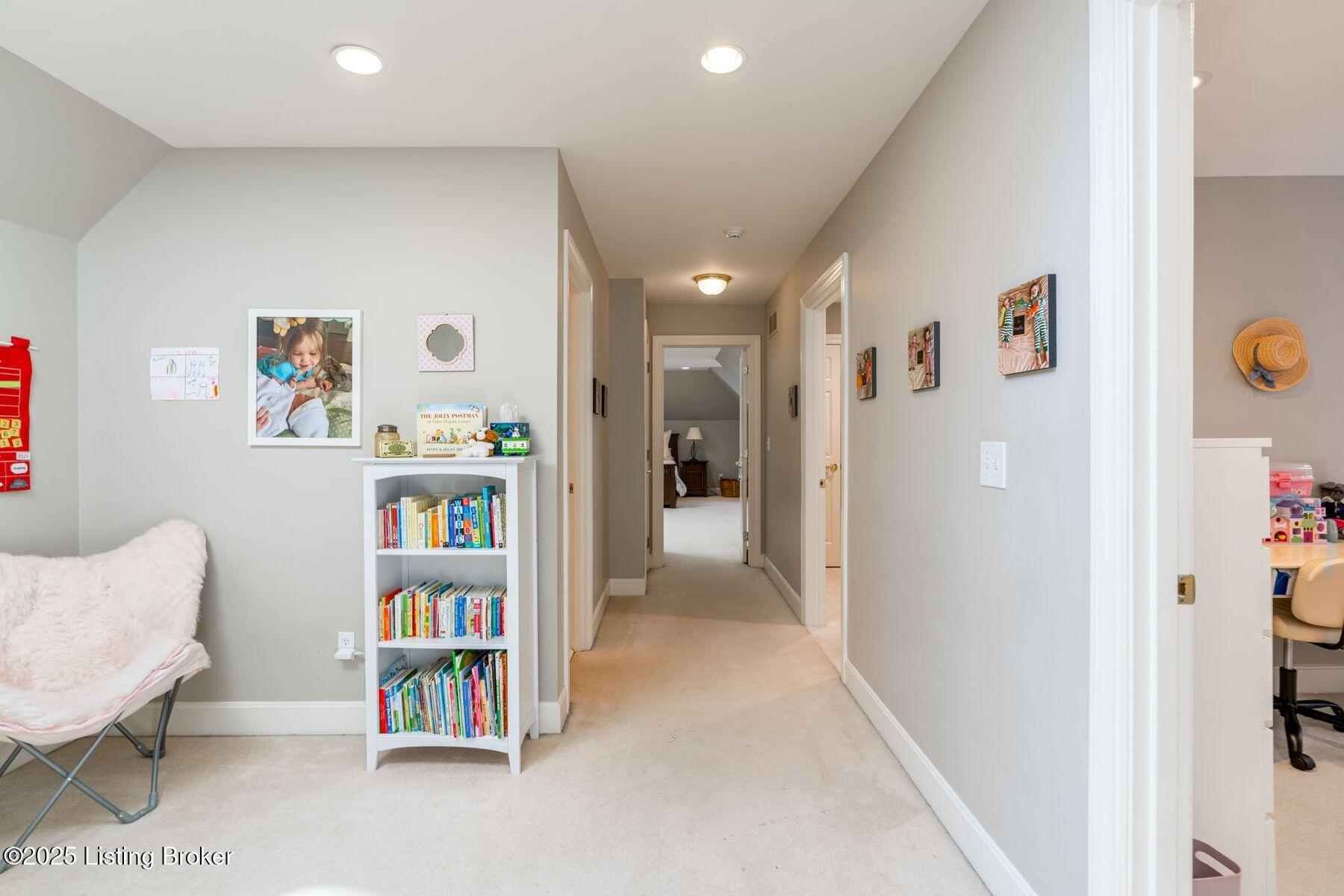 3025 Albrecht Dr