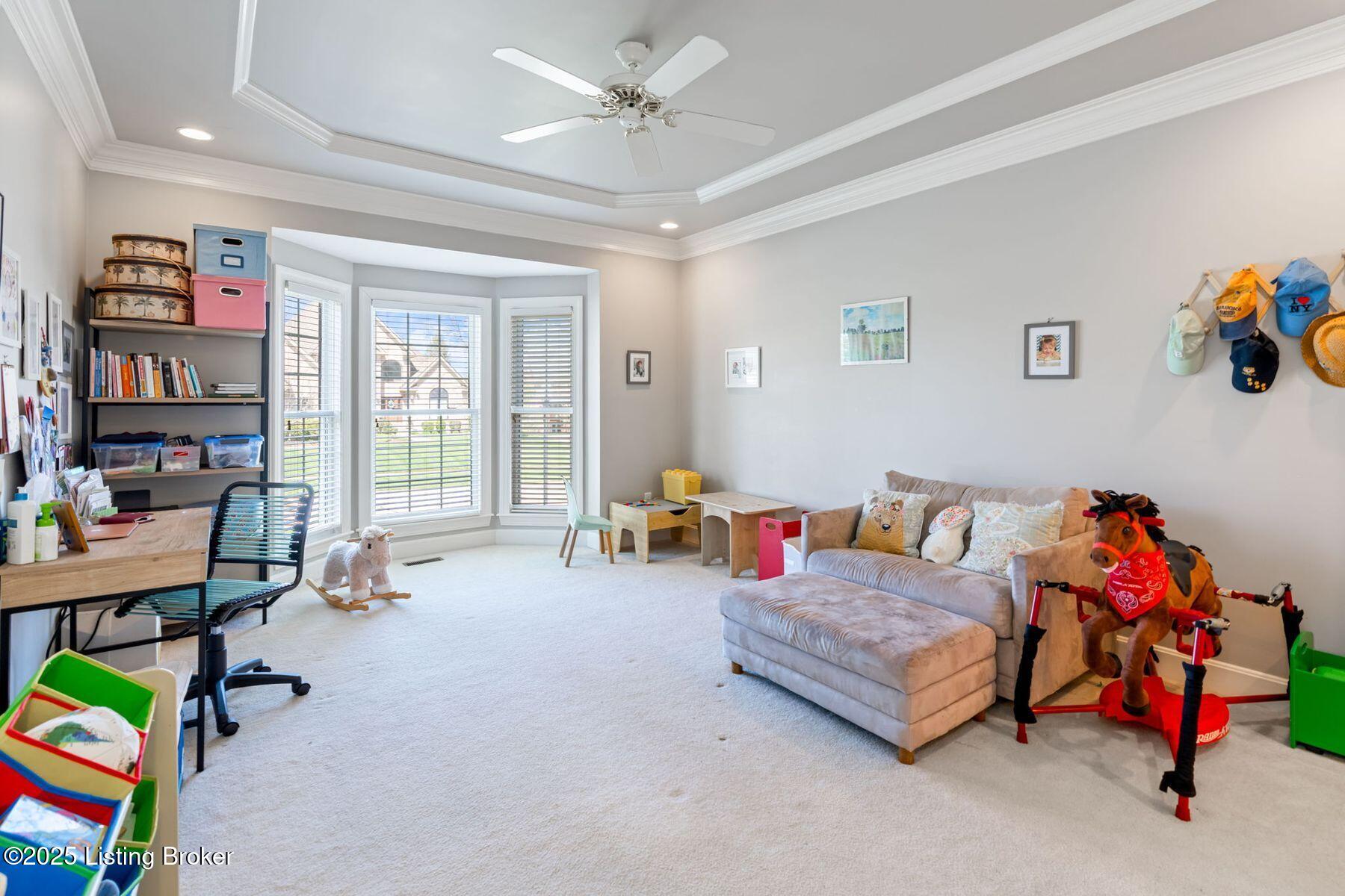 3025 Albrecht Dr