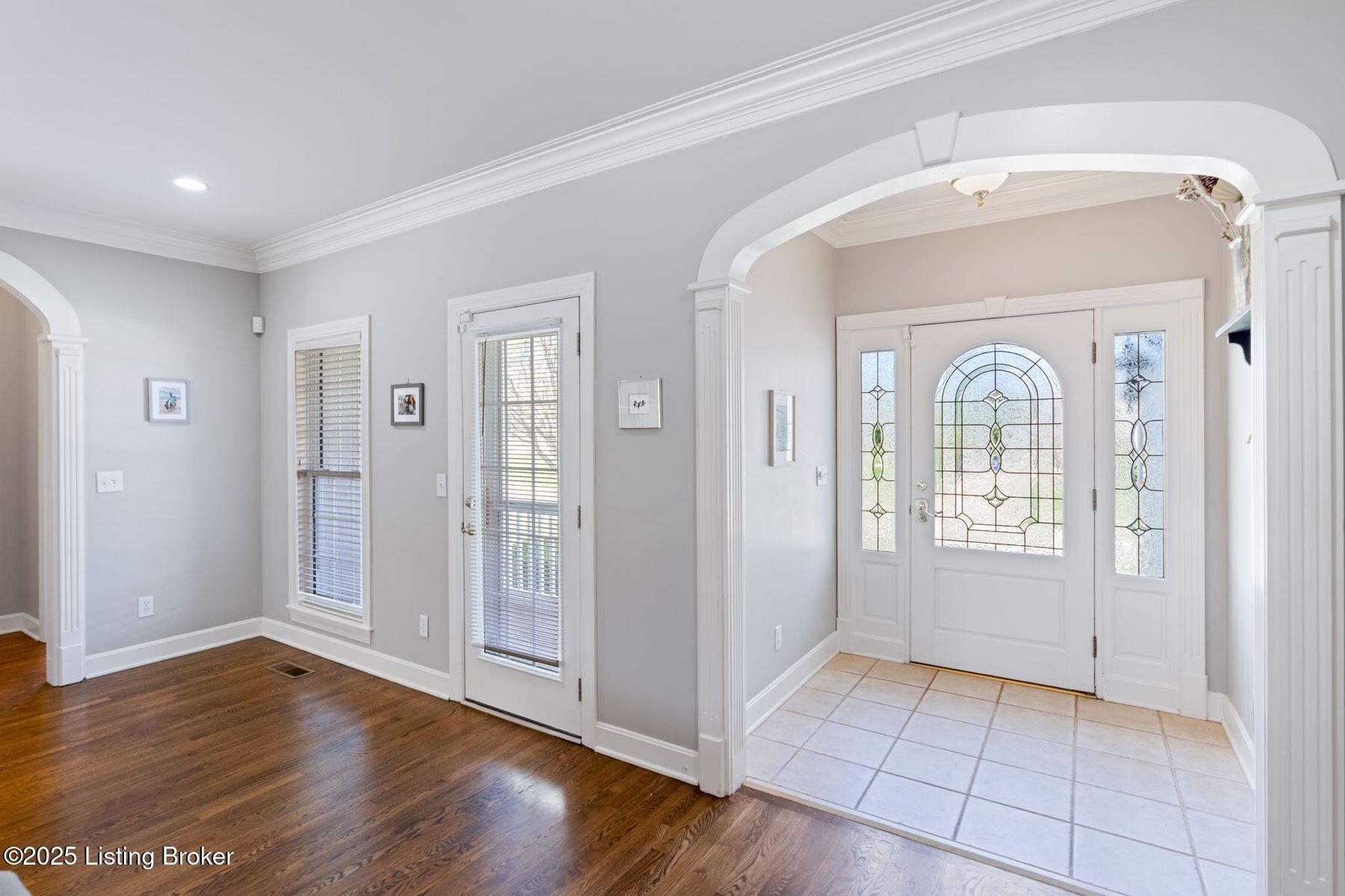 3025 Albrecht Dr