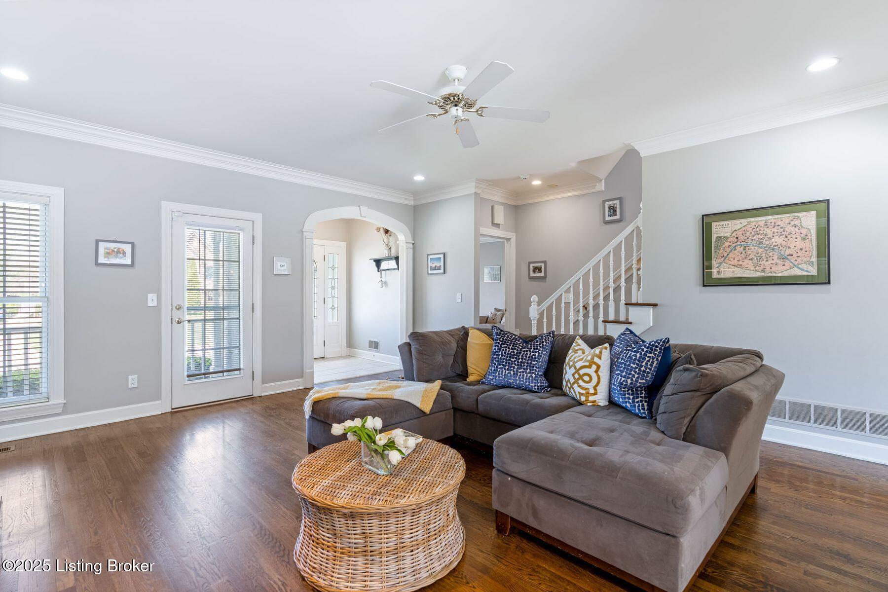 3025 Albrecht Dr