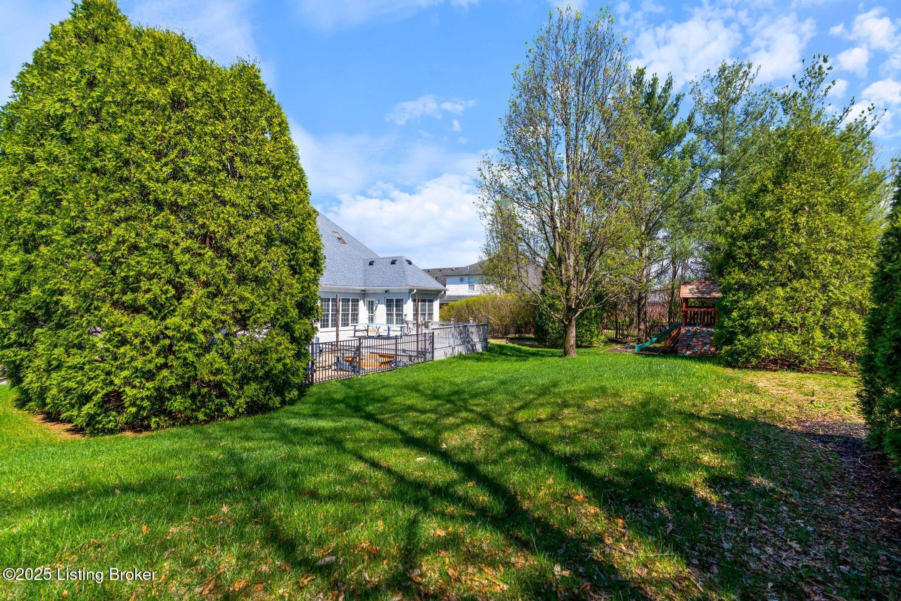 3025 Albrecht Dr