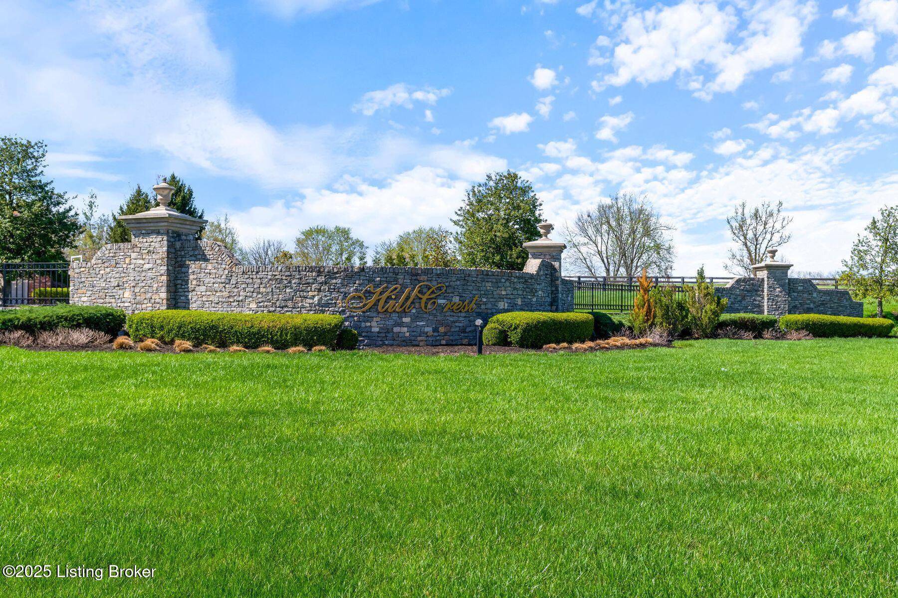 3025 Albrecht Dr