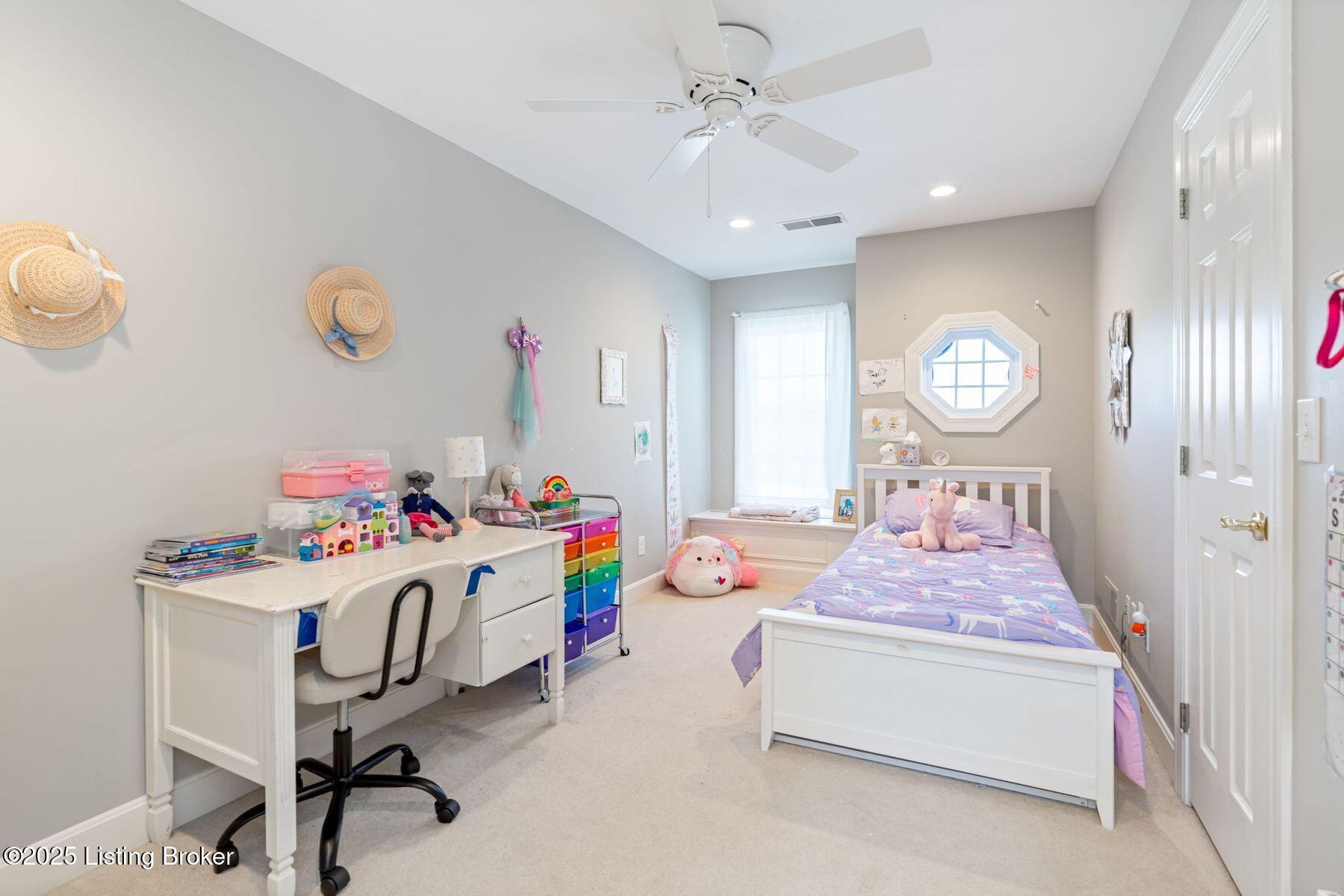 3025 Albrecht Dr