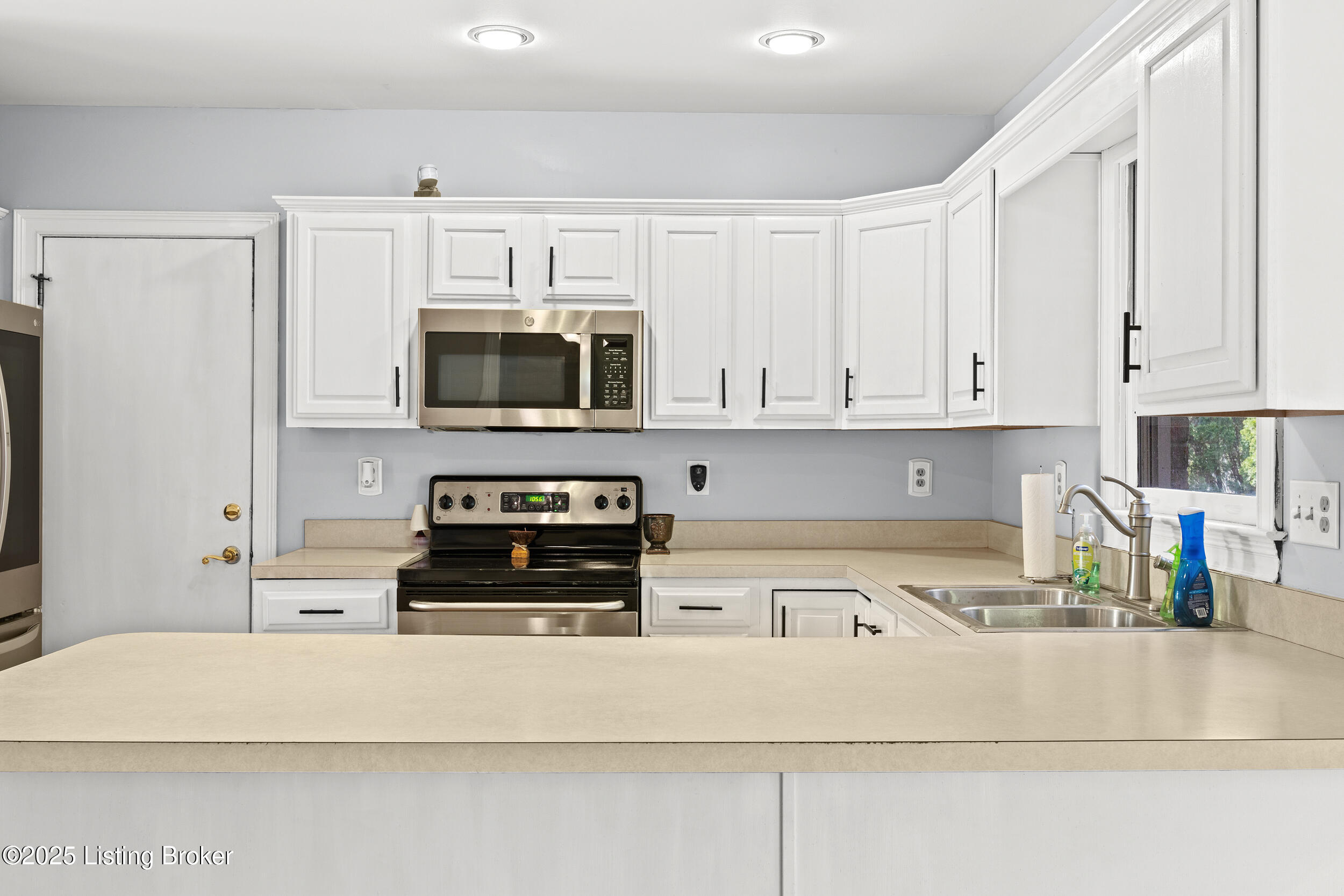 5706 Timber Ridge Dr