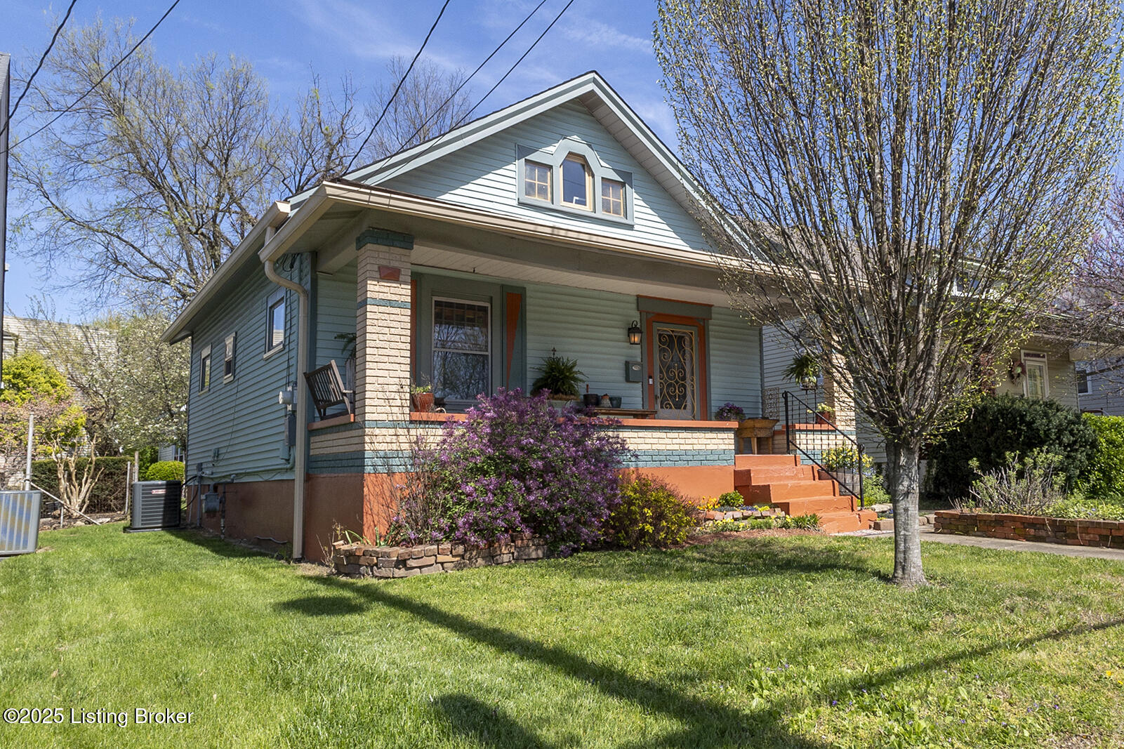 1103 Julia Ave