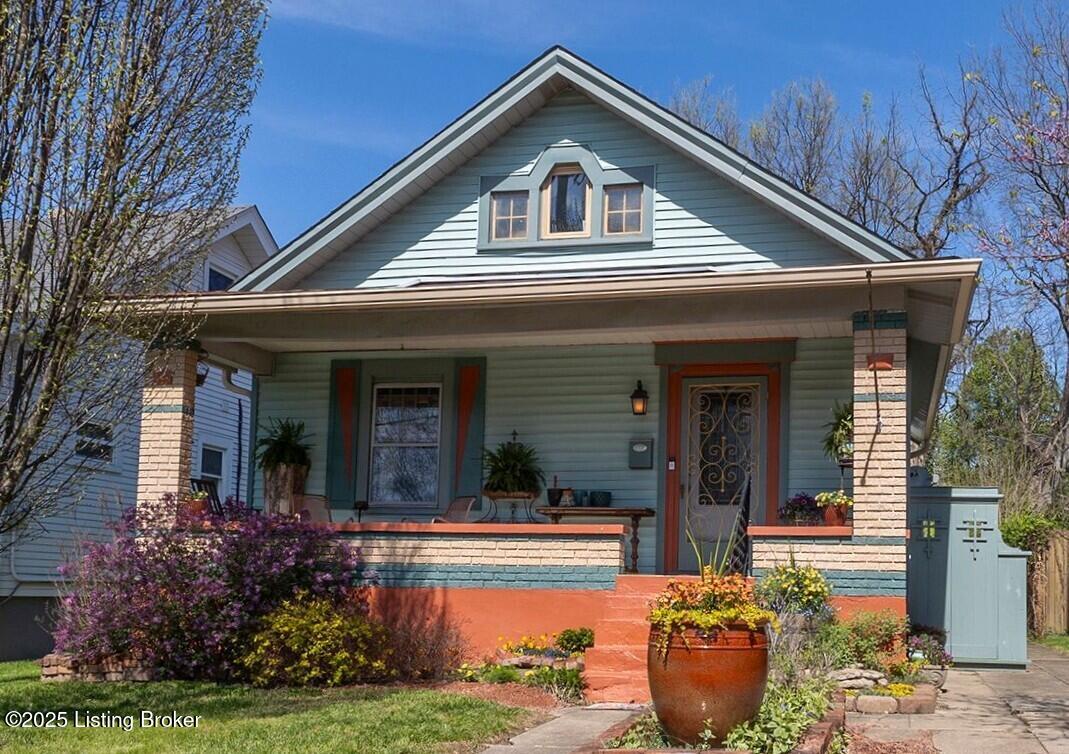 1103 Julia Ave