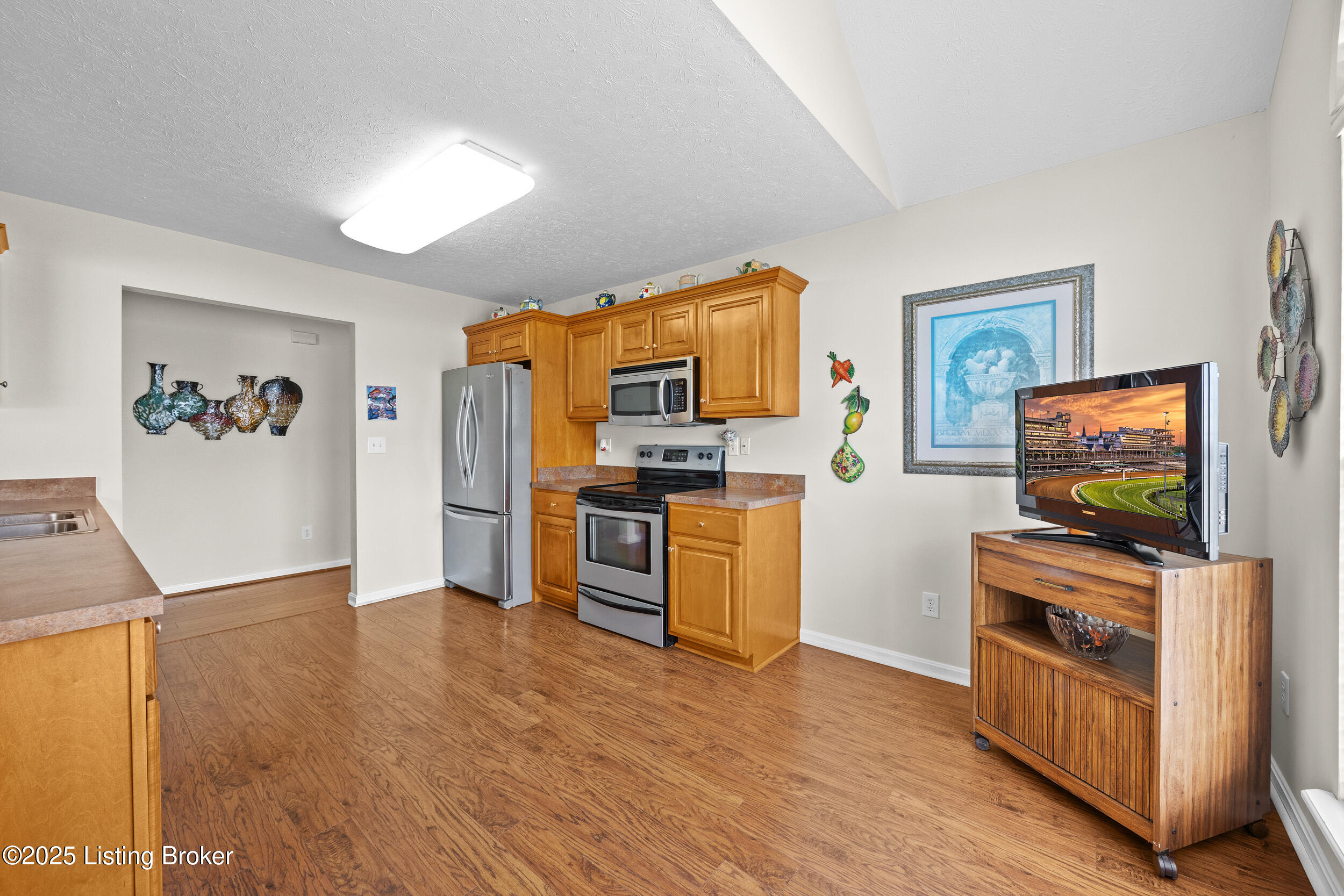 7601 Eagle Landing Way