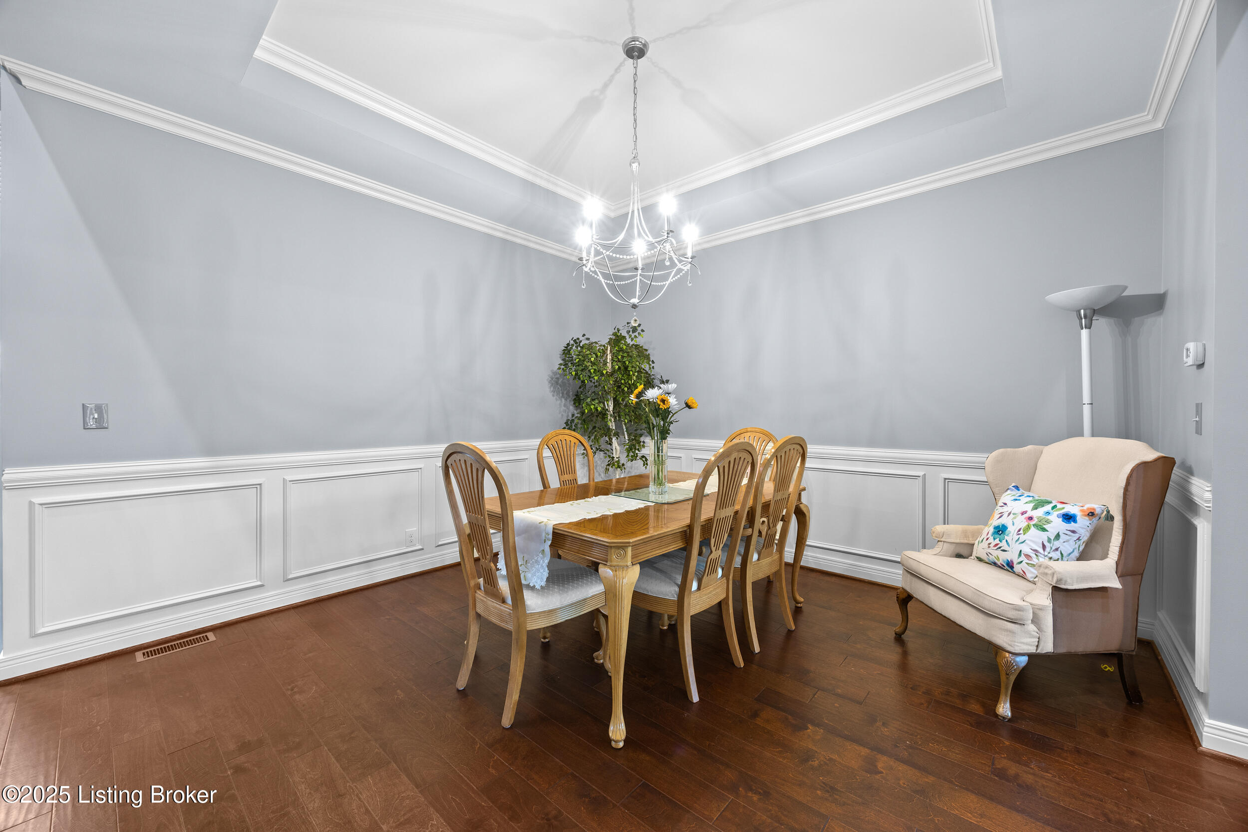 104 Whispering Pines Cir