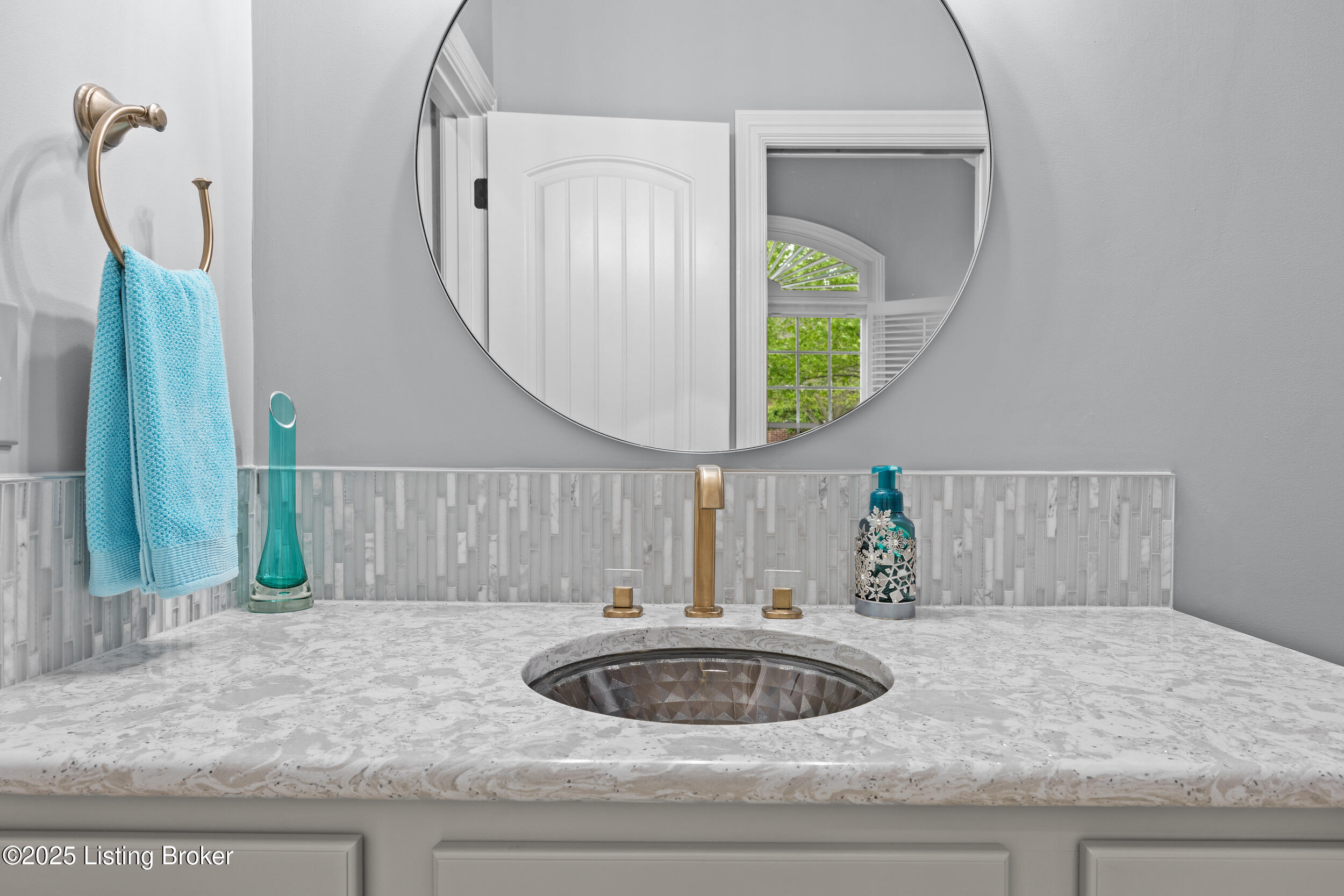 104 Whispering Pines Cir