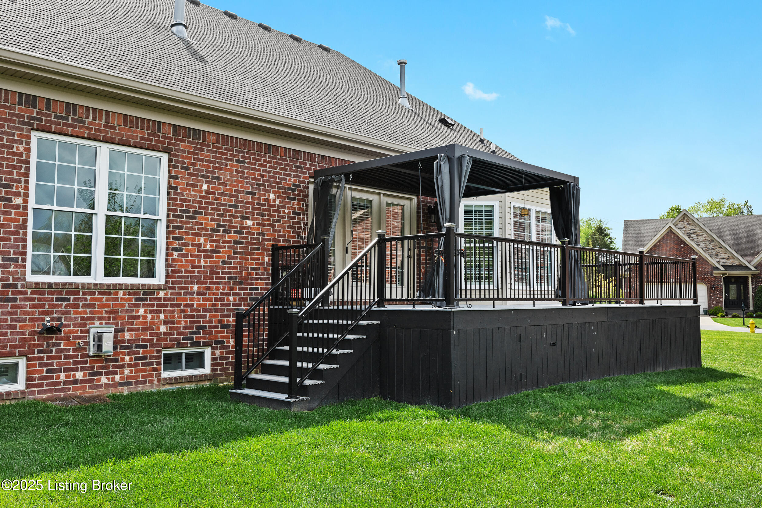 104 Whispering Pines Cir